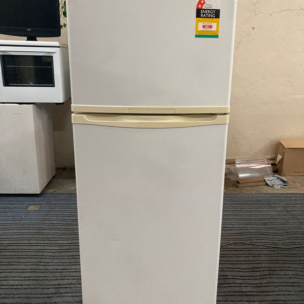 Westinghouse 300L Top Mount Fridge Freezer RJ300M (33163)