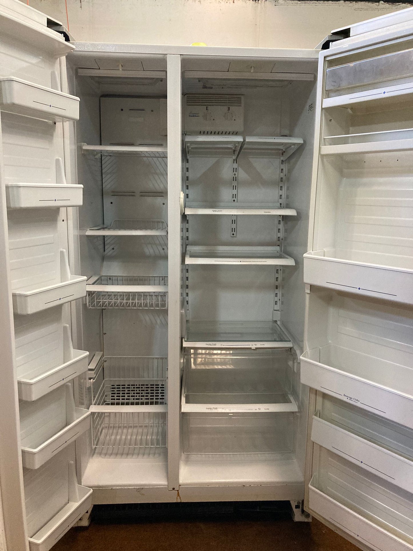Amana Side by Side Fridge Freezer SB520S (33175)