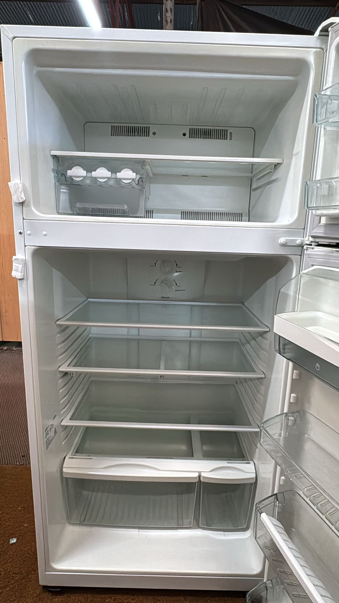Westinghouse 517L Top Mount Fridge Freezer, RJ522VR (33176)