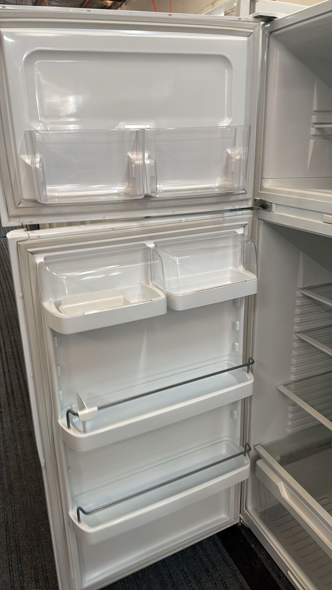 Fisher & Paykel Top Mount Fridge Freezer 380L, E381TRT (33245)