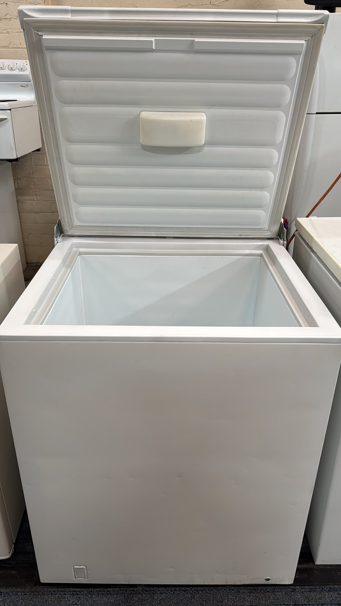 Chest Freezer 220L, H220X (33292)