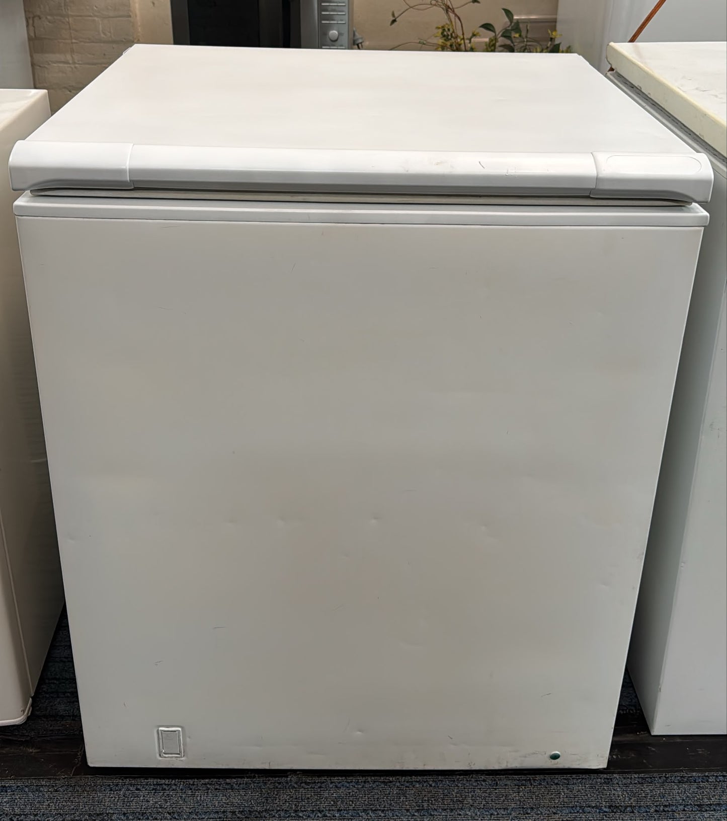 Chest Freezer 220L, H220X (33292)