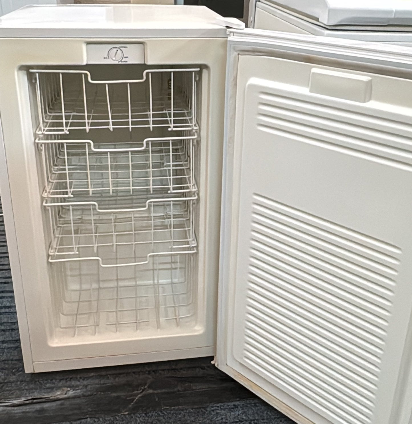 Mistral Bar Freezer, MURF110W (33293)