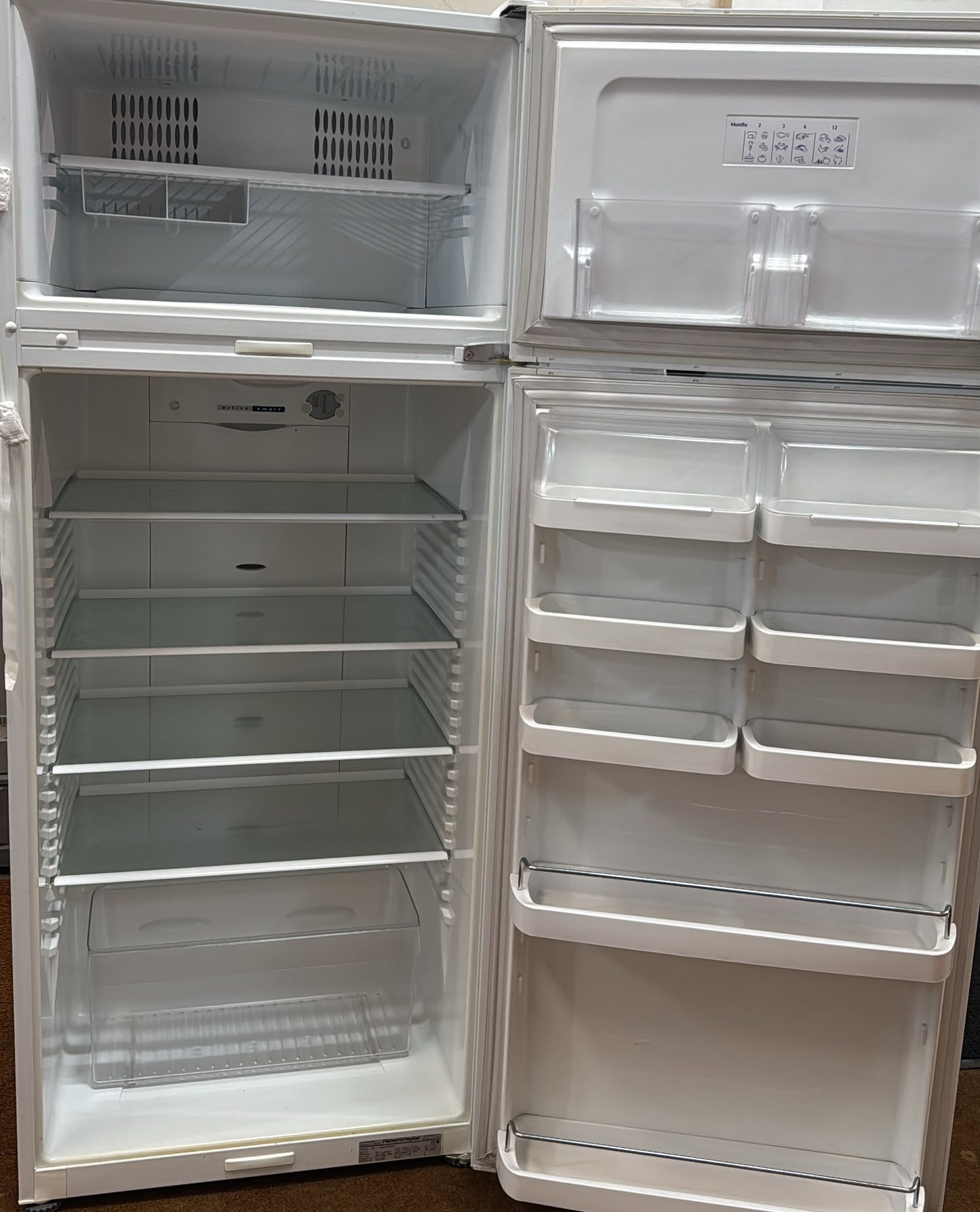 Fisher & Paykel Top Mount Fridge Freezer 440L, E440T (33291)