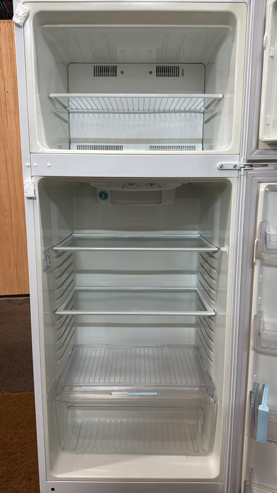 Simpson Top Mount Fridge Freezer 390L STM3900WA (33316)