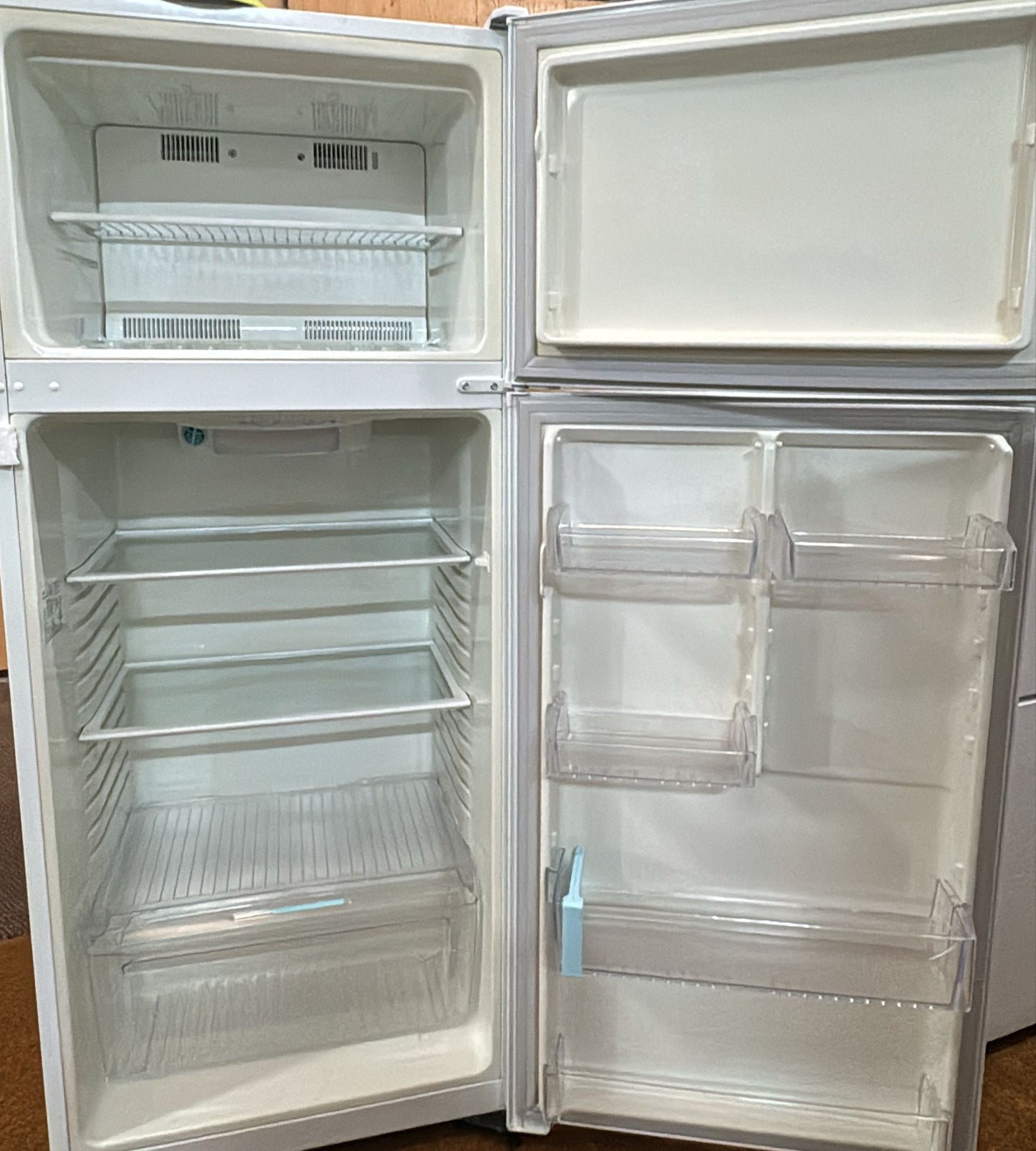 Simpson Top Mount Fridge Freezer 390L STM3900WA (33316)