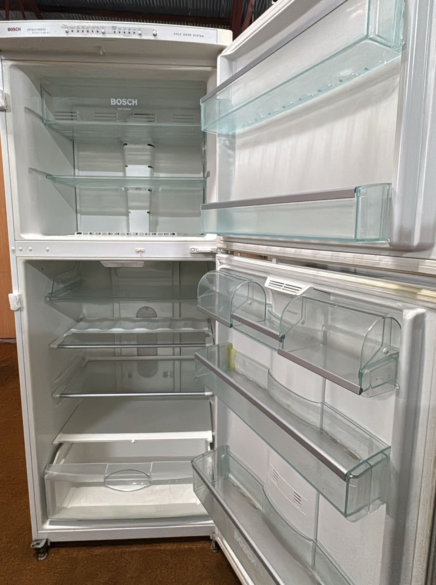 Bosch Top Mount Fridge Freezer, 6 months warranty (33320)