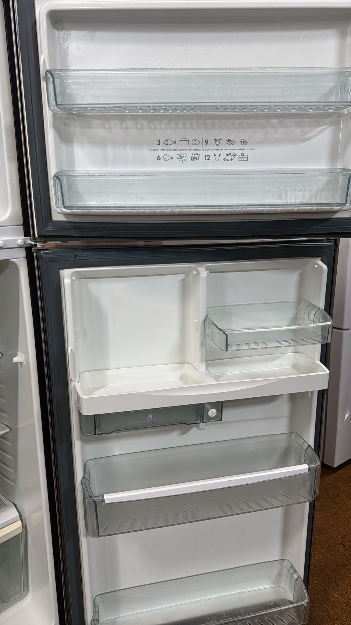 Westinghouse Top Mount Fridge Freezer RJ422VR 416L (33319)