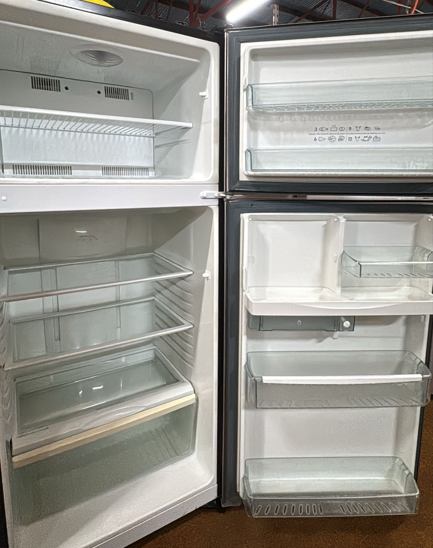 Westinghouse Top Mount Fridge Freezer RJ422VR 416L (33319)