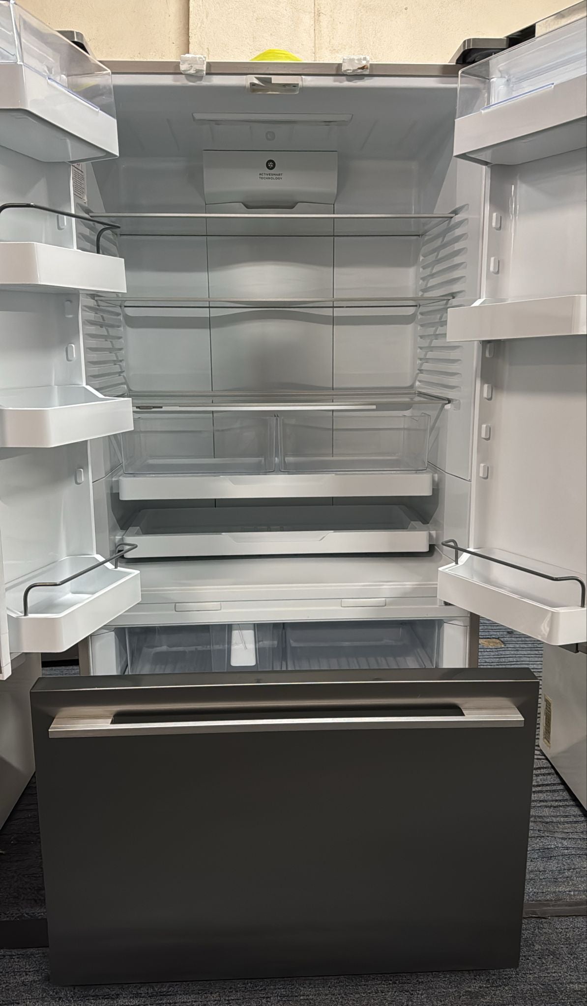 Fisher & Paykel French Door Fridge Freezer 610L (33328)
