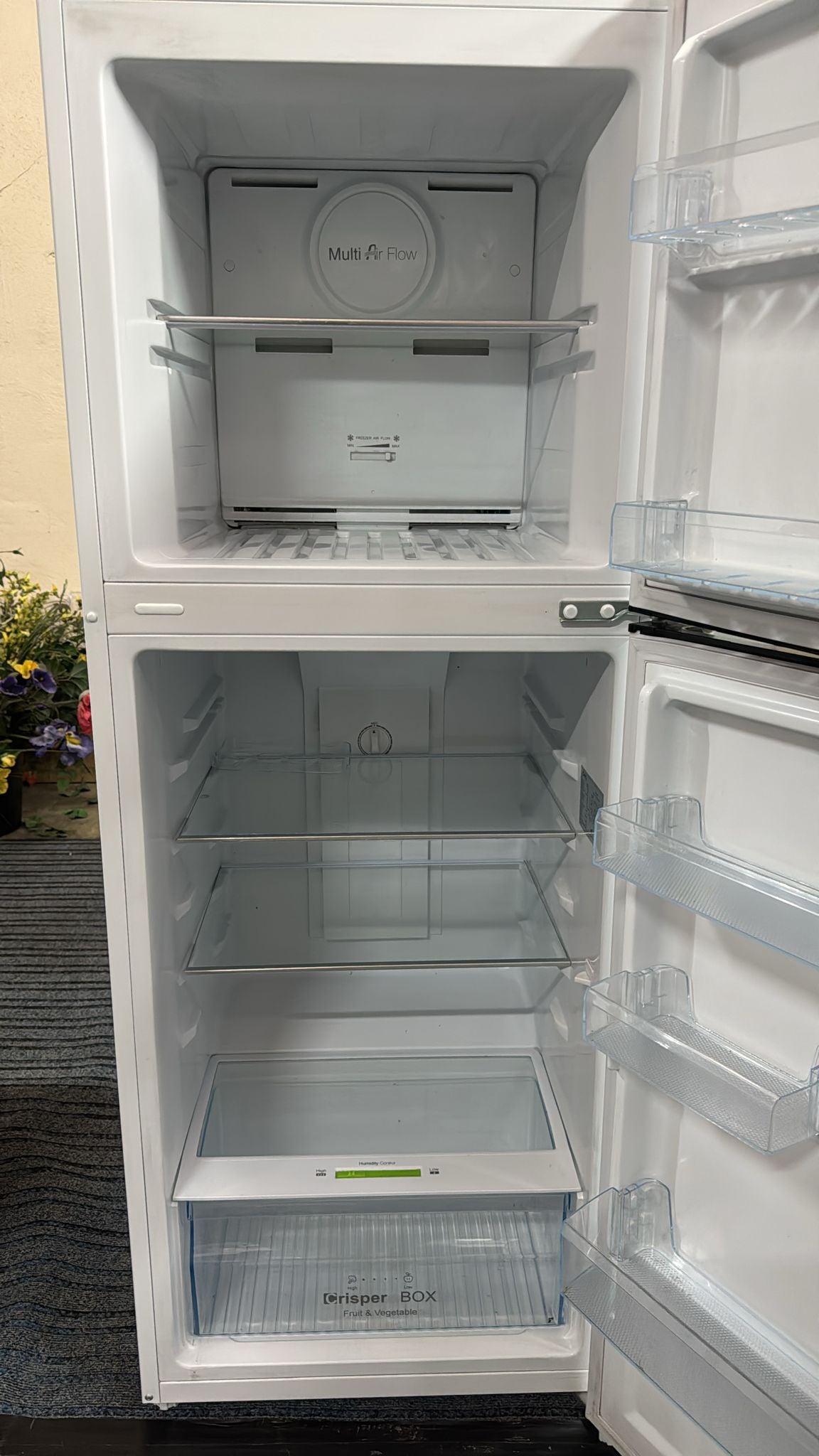 Chiq Top Mount Fridge Freezer 210L, CTM216N (33247)