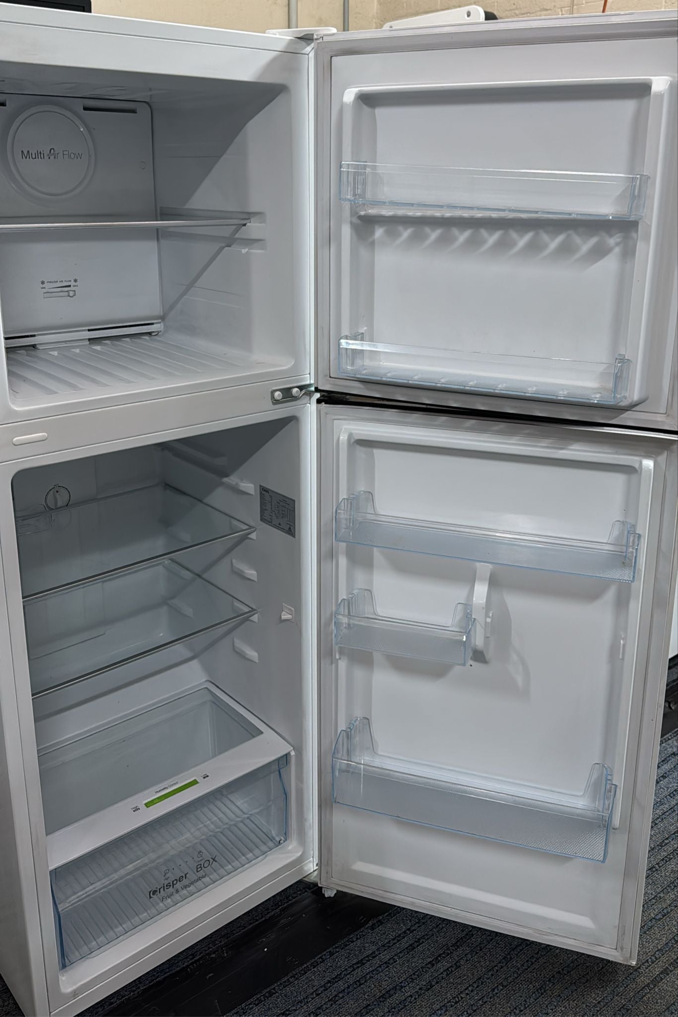 Chiq Top Mount Fridge Freezer 210L, CTM216N (33247)