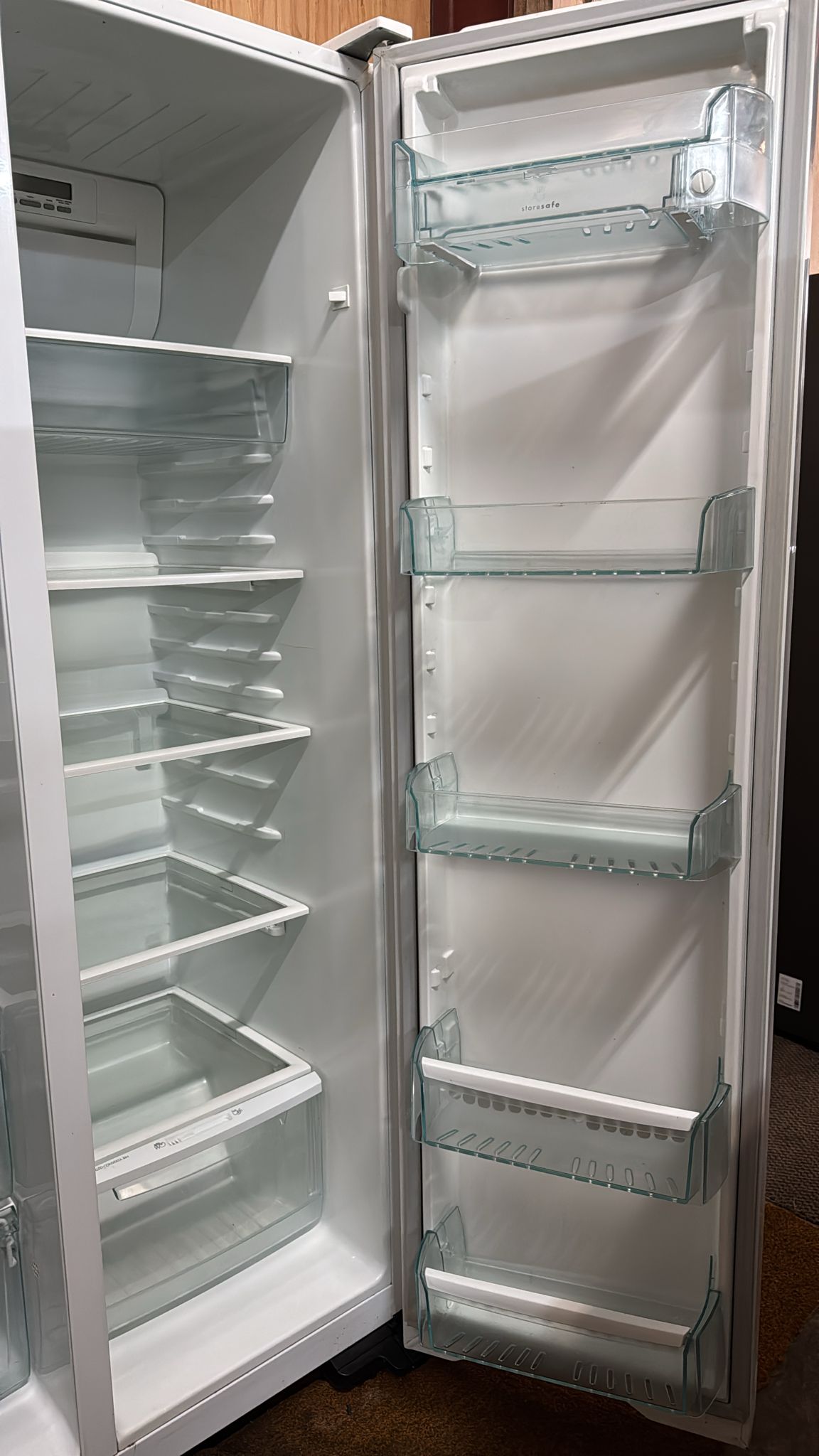 Westinghouse Side by Side Fridge Freezer 610L WSE610W (33345)