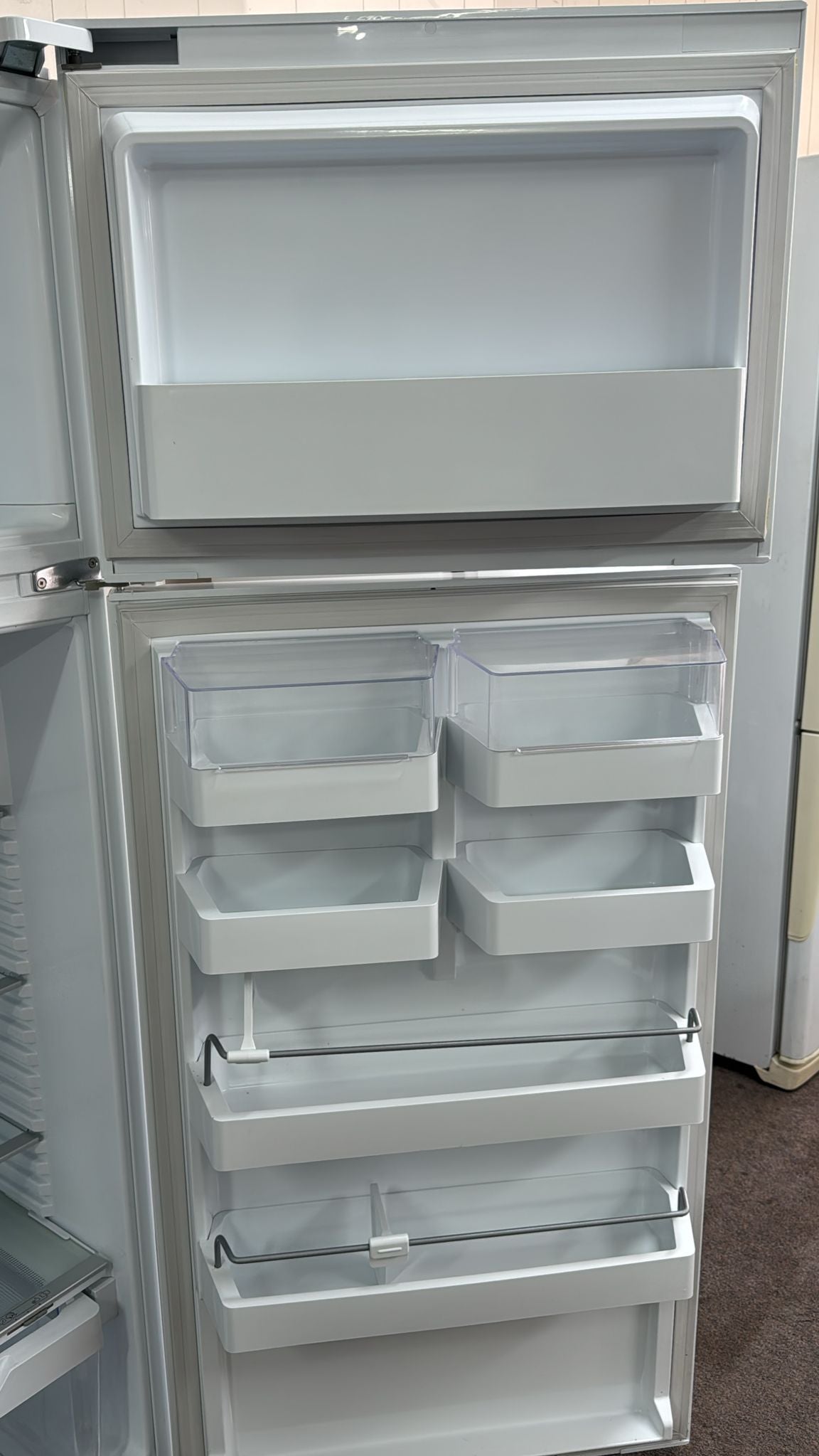 Fisher & Paykel Top Mount Fridge Freezer 380L, RF381TRPW6 (33382)