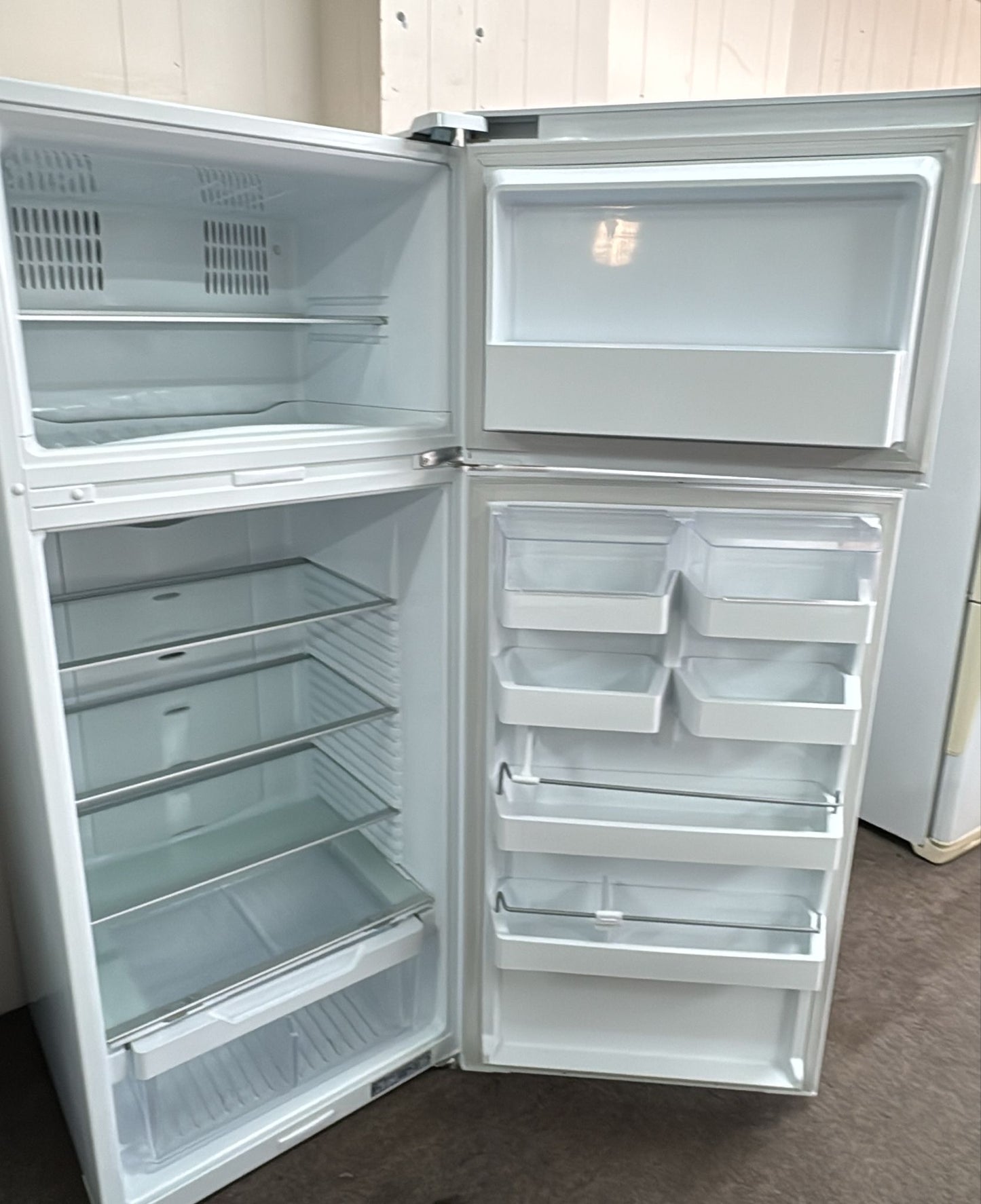 Fisher & Paykel Top Mount Fridge Freezer 380L, RF381TRPW6 (33382)