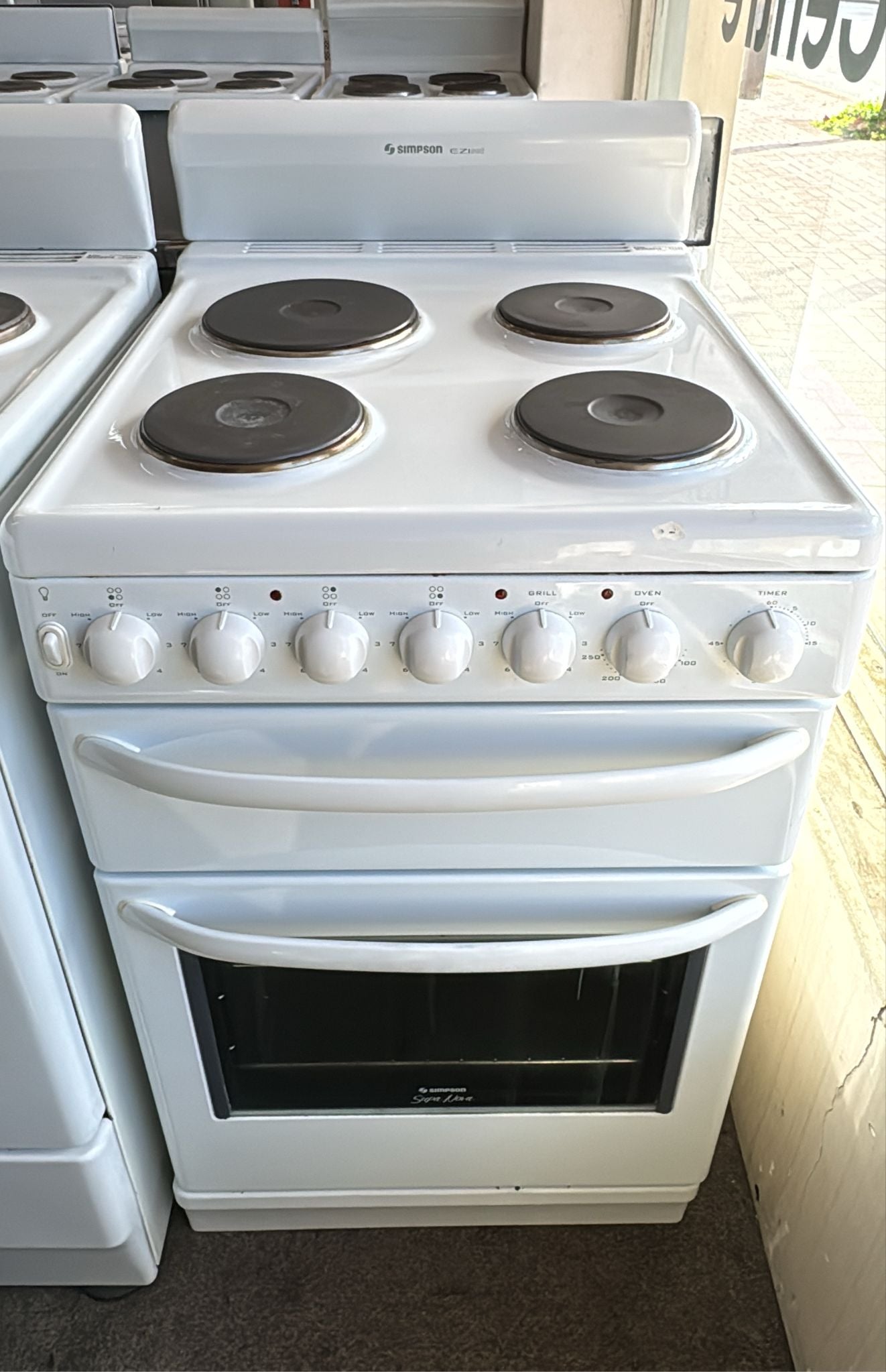 Simpson 54cm Freestanding Electric Stove (33332)
