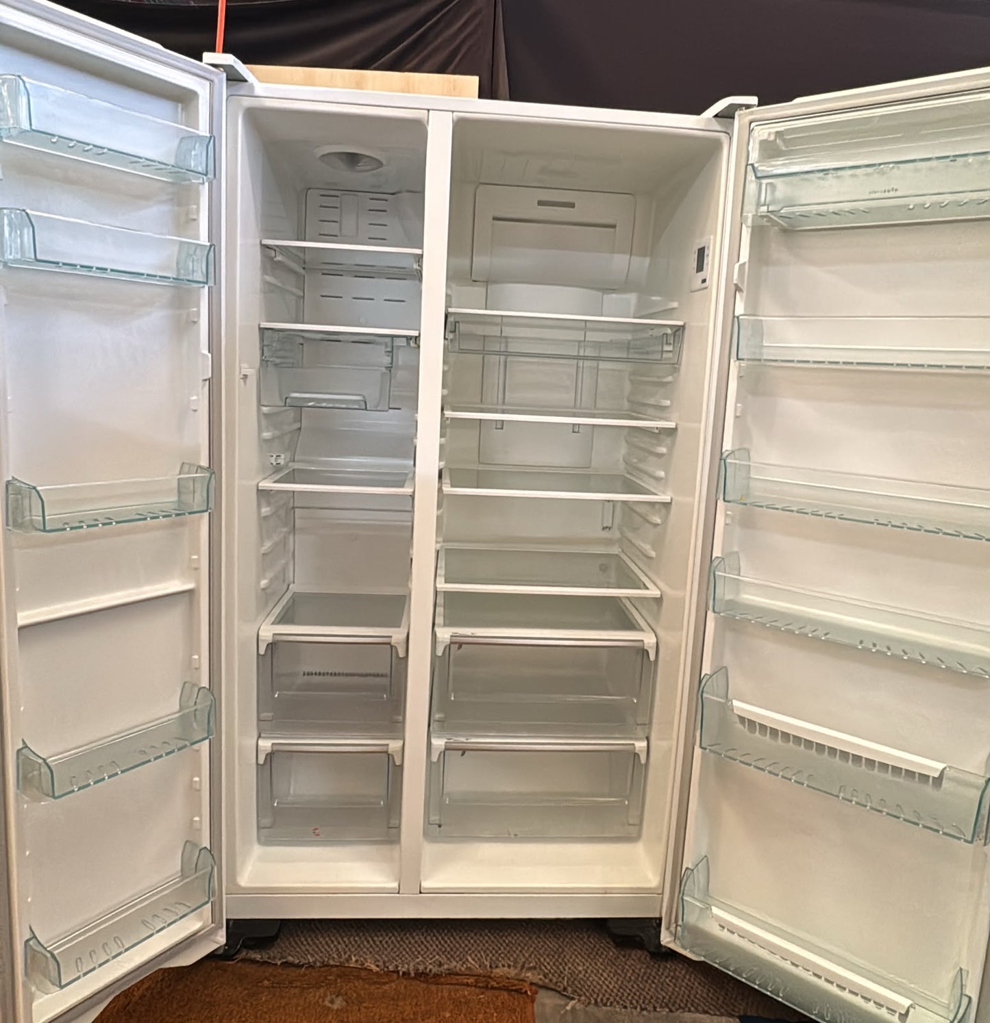 Westinghouse Side by Side Fridge Freezer 700L WSE7000WF (33412)
