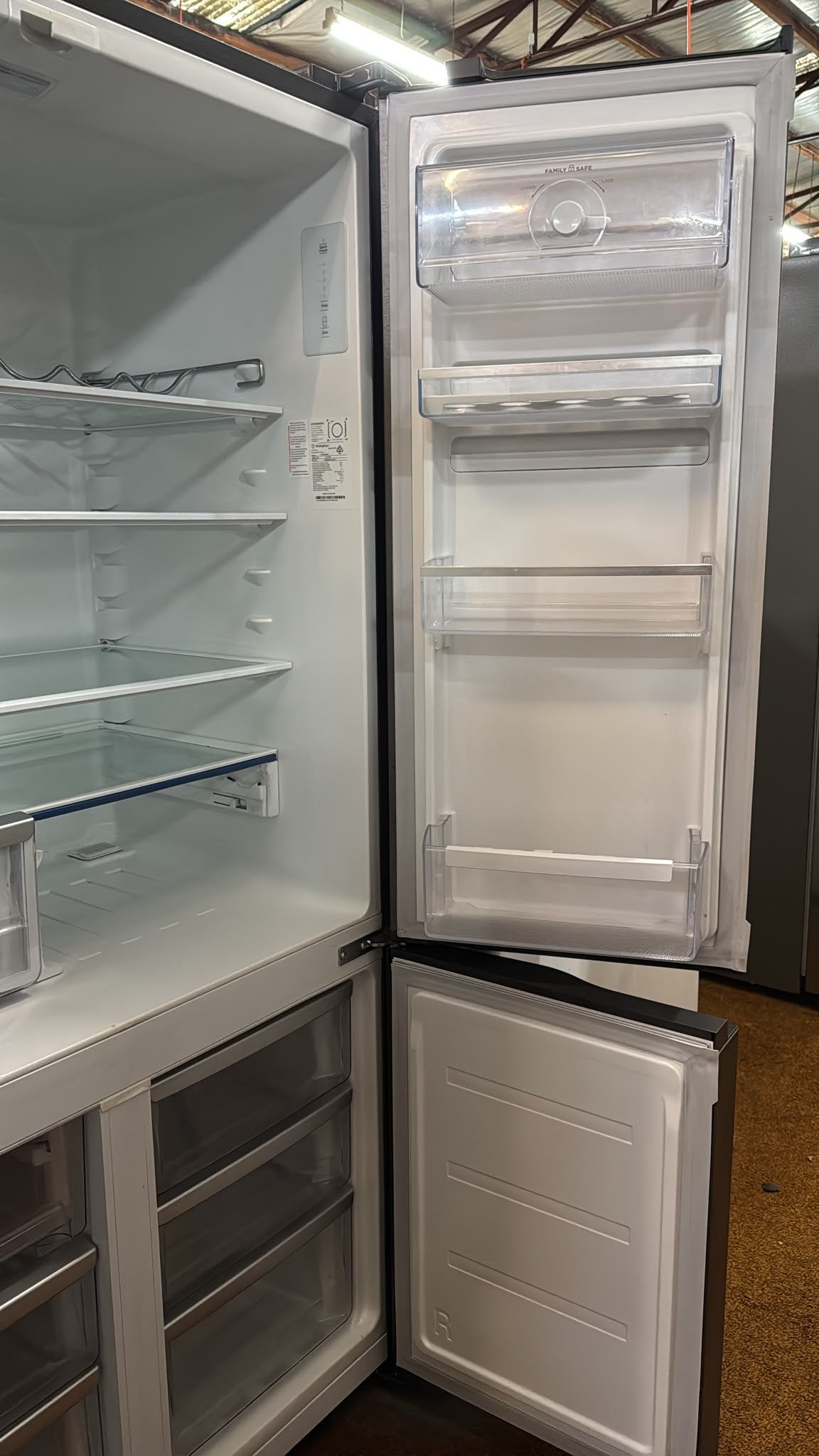 Westinghouse French Door Fridge Freezer 600L, WQE6000BB (33437)