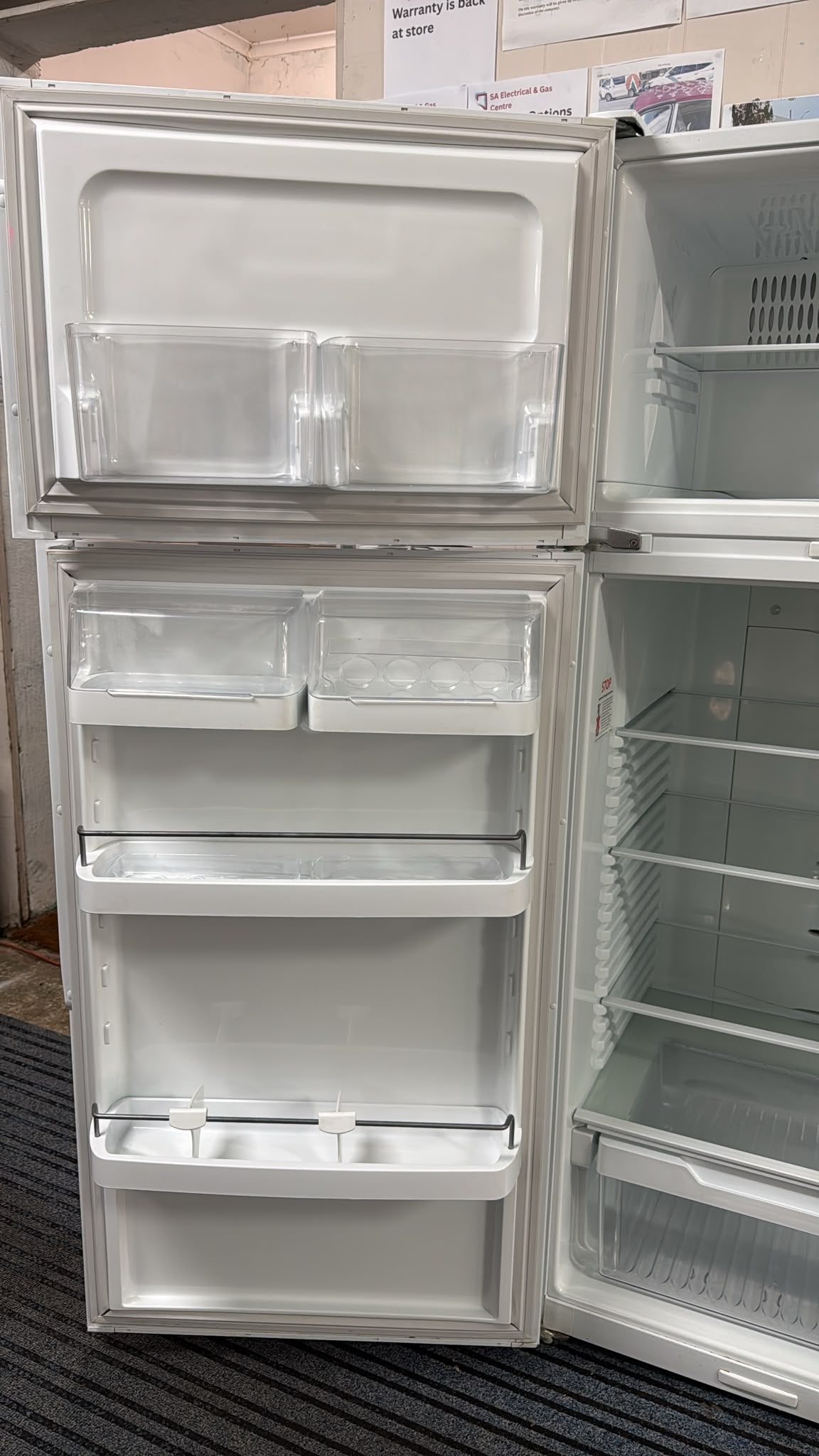 Fisher & Paykel Top Mount Fridge Freezer 380L, E381TRT (33434)