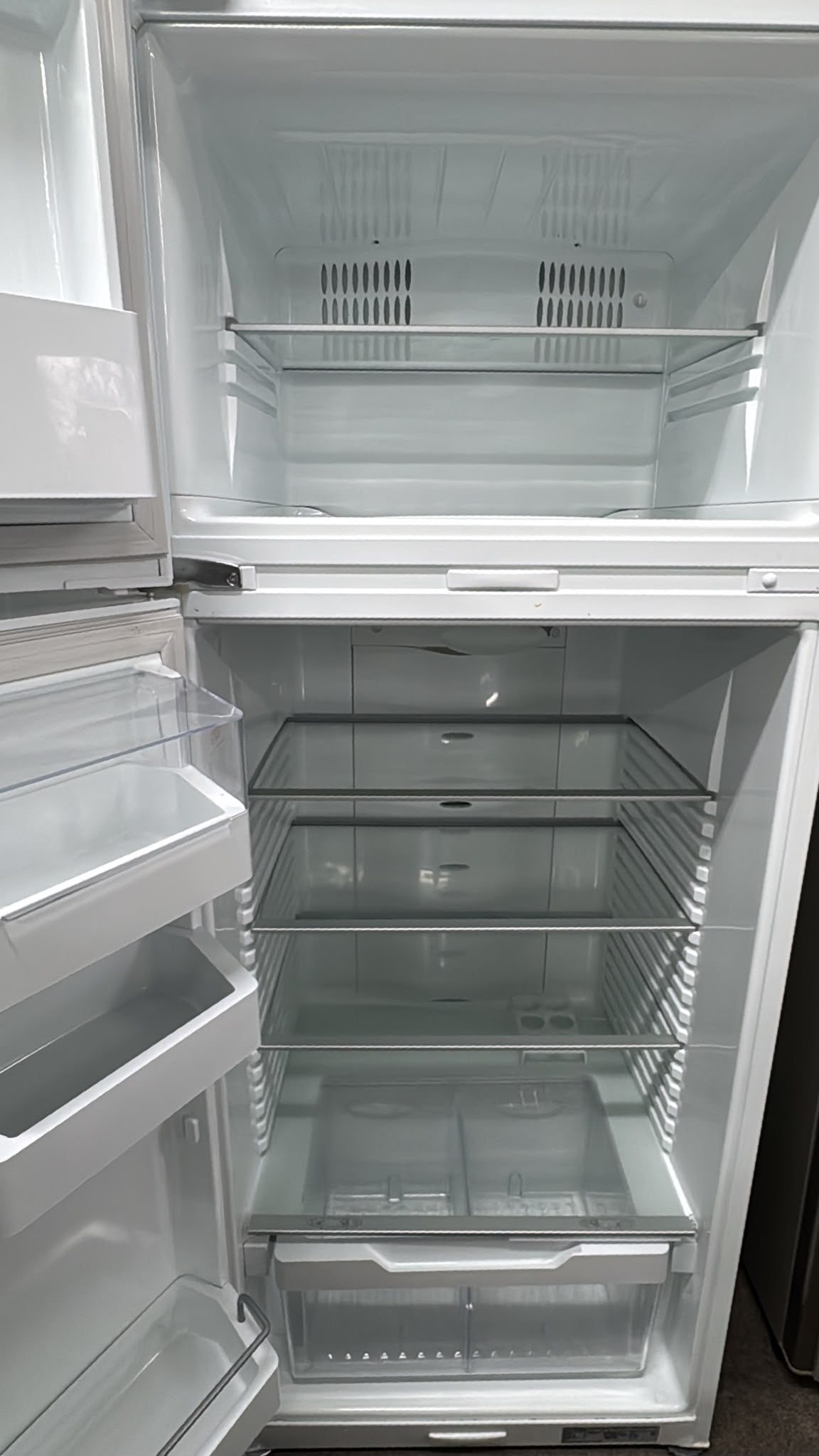 Fisher & Paykel Top Mount Fridge Freezer 380L, E381TLPWG  (33442)