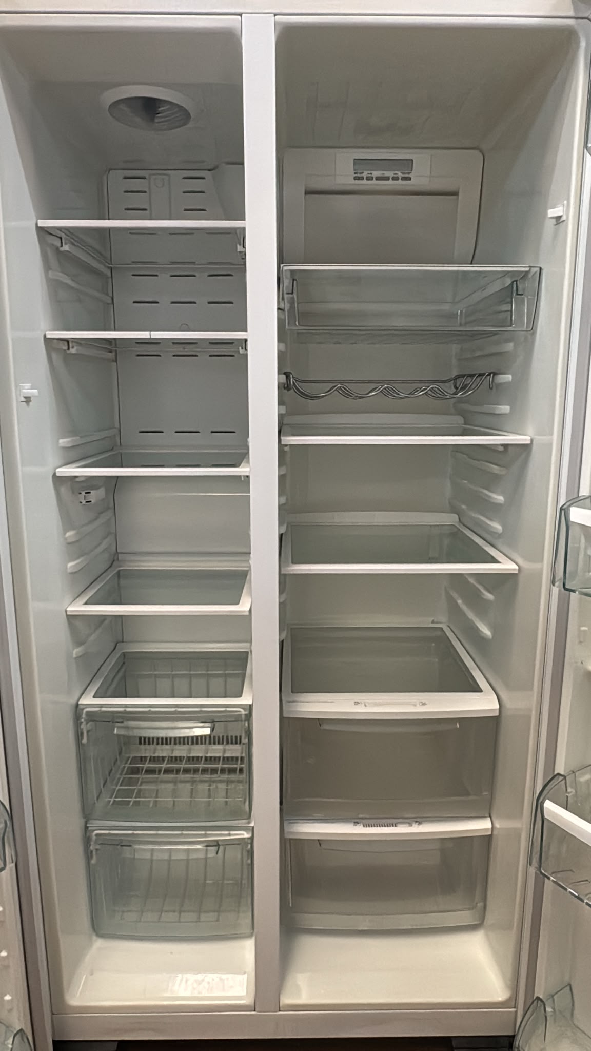 Westinghouse Side by Side Fridge Freezer 606L WSE6100WA (33460)