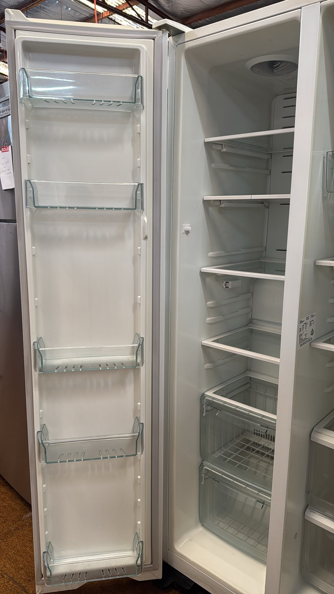 Westinghouse Side by Side Fridge Freezer 606L WSE6100WA (33460)