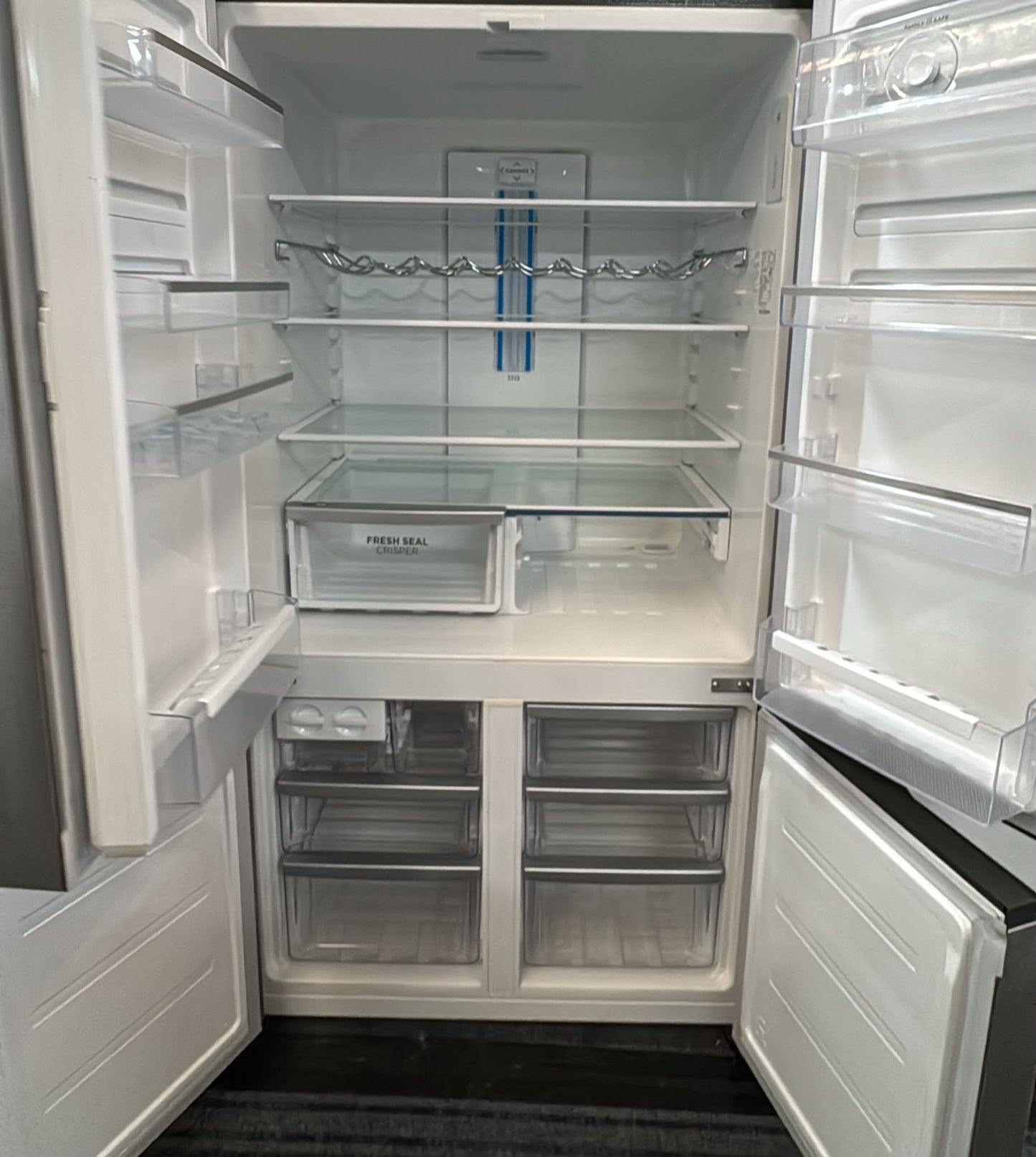 Westinghouse French Door Fridge Freezer 600L, WQE6000SB (33474)