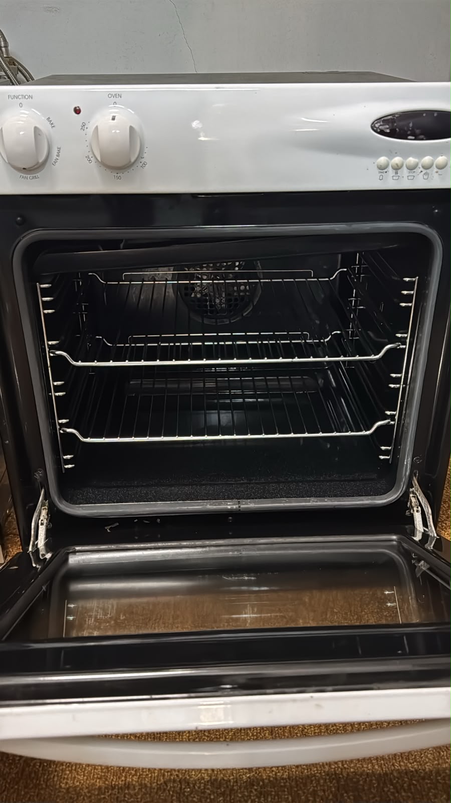 Westinghouse 60cm Natural Gas Under bench Oven (33500)