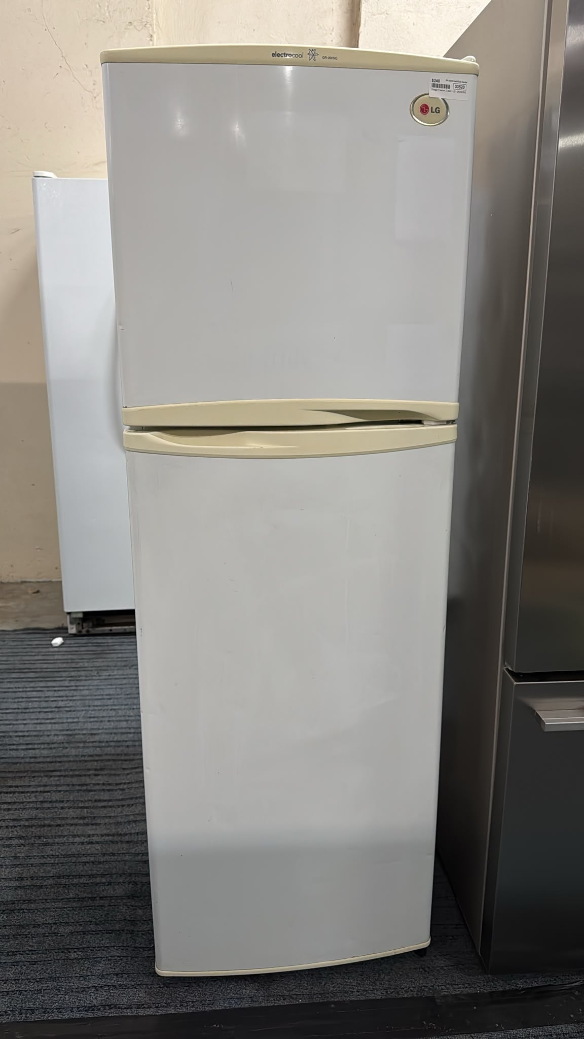 LG Top Mount Fridge Freezer 253L (33520)