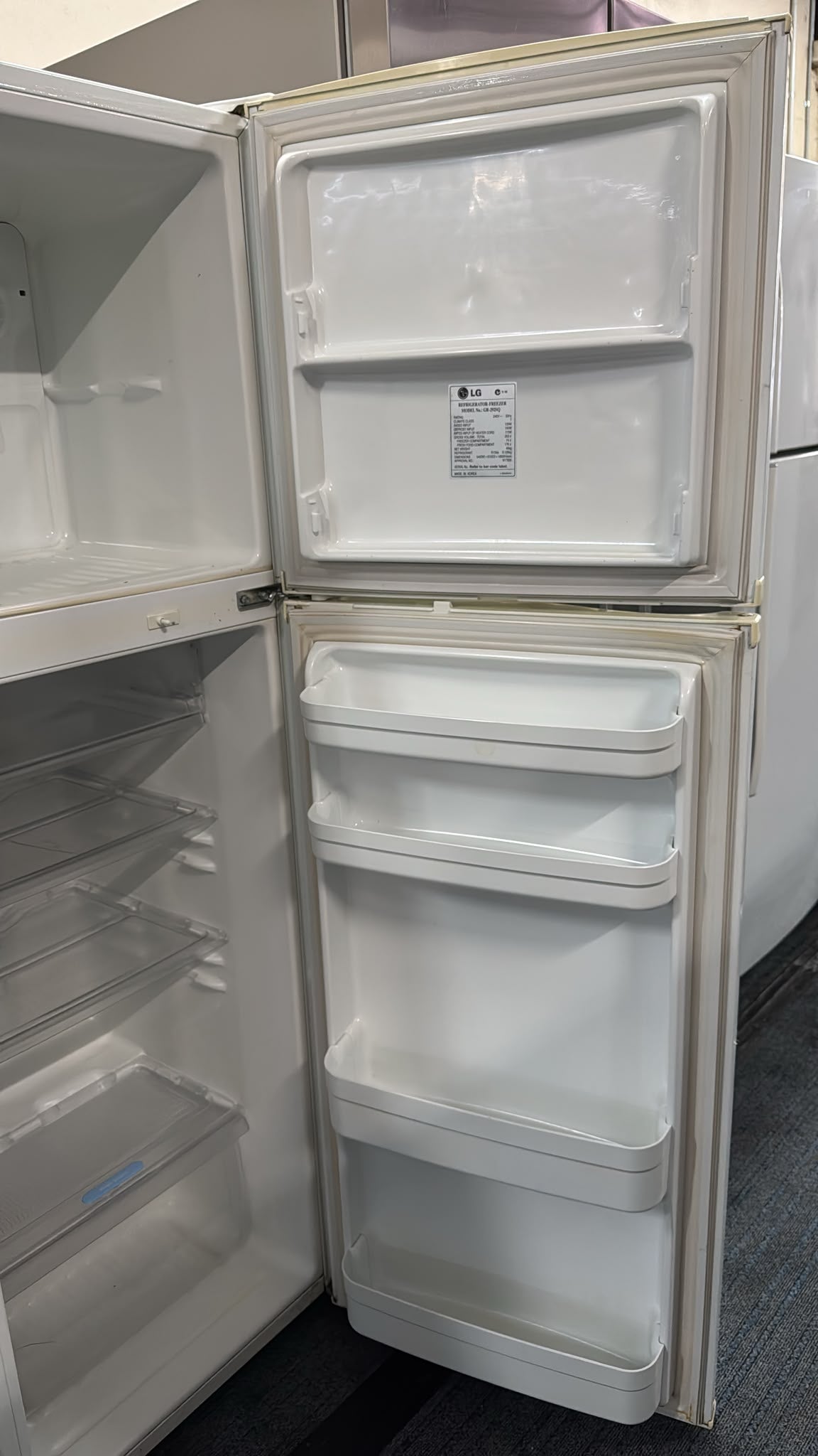 LG Top Mount Fridge Freezer 253L (33520)