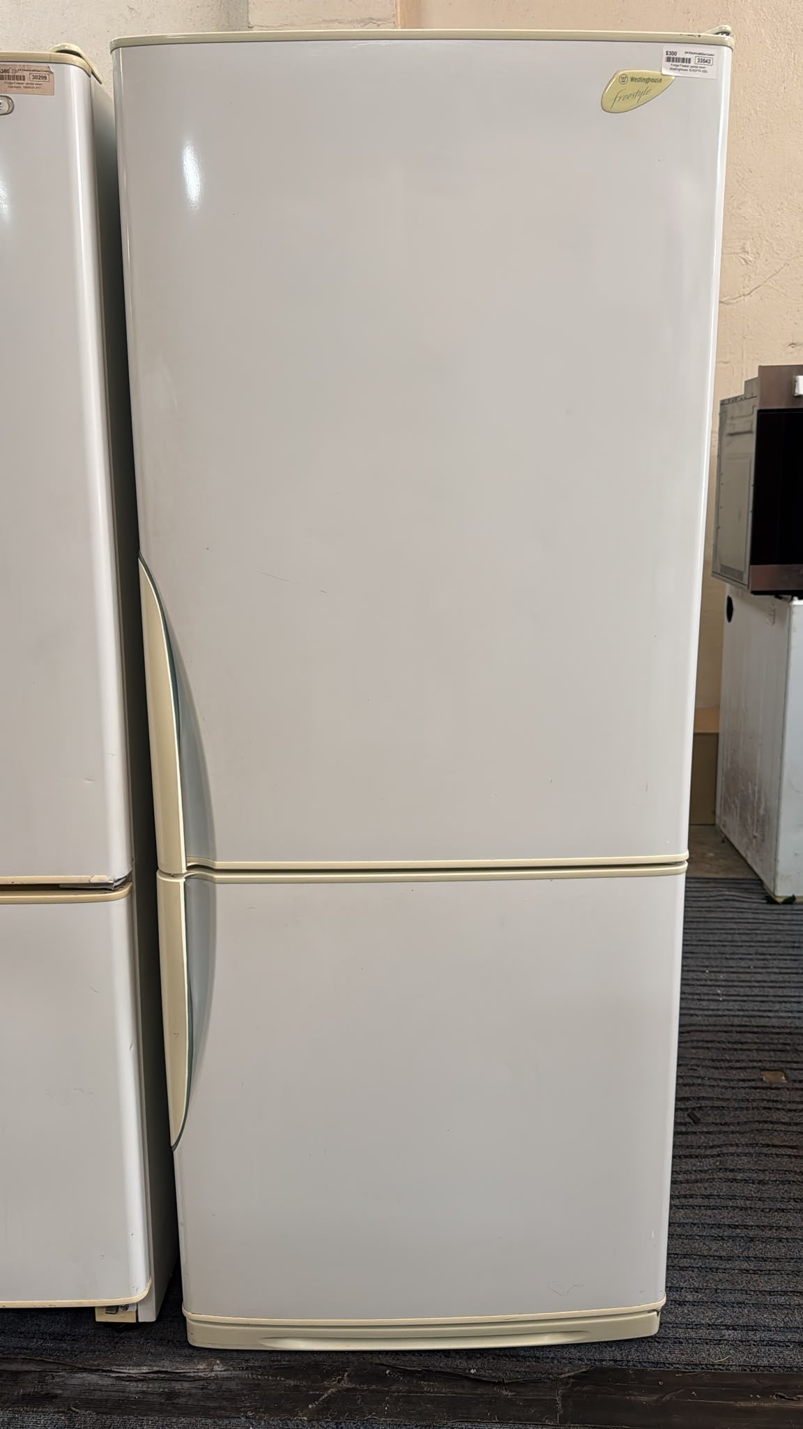 Westinghouse Bottom Mount Fridge Freezer 420L BJ424TR (32542)