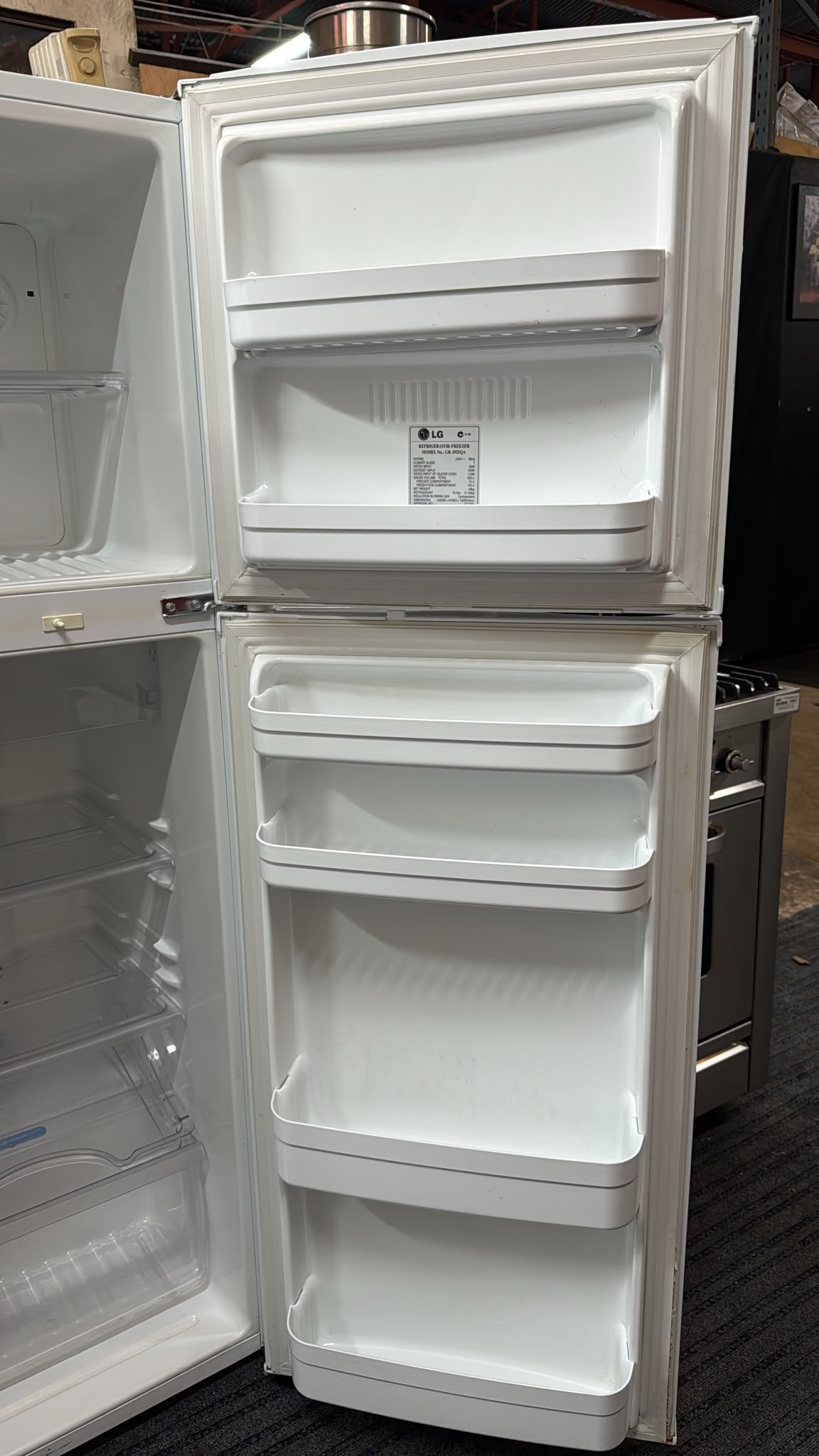 LG Top Mount Fridge Freezer 253L (33579)
