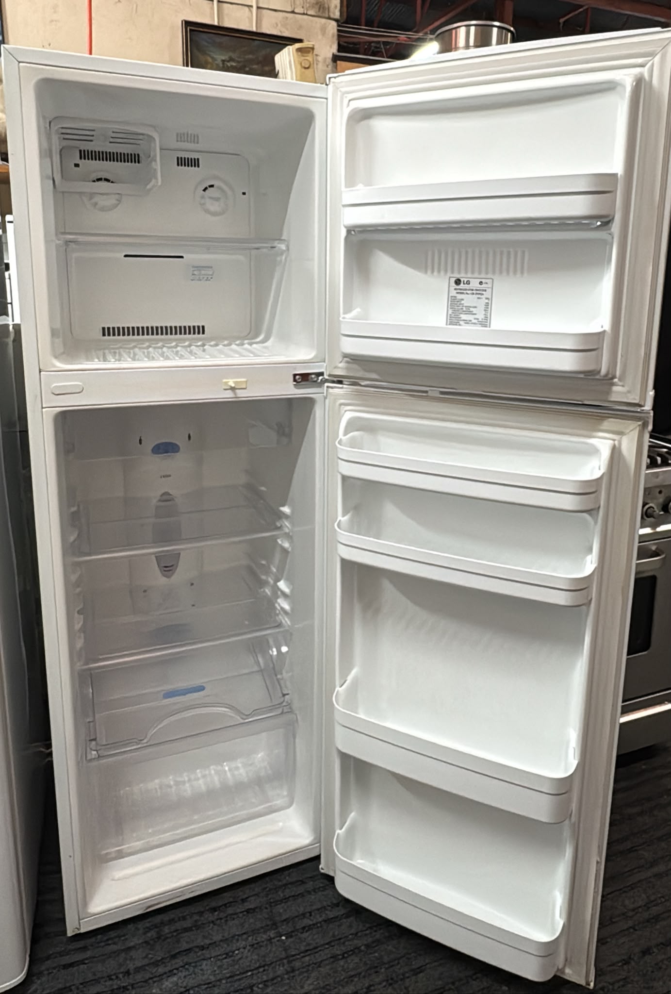 LG Top Mount Fridge Freezer 253L (33579)