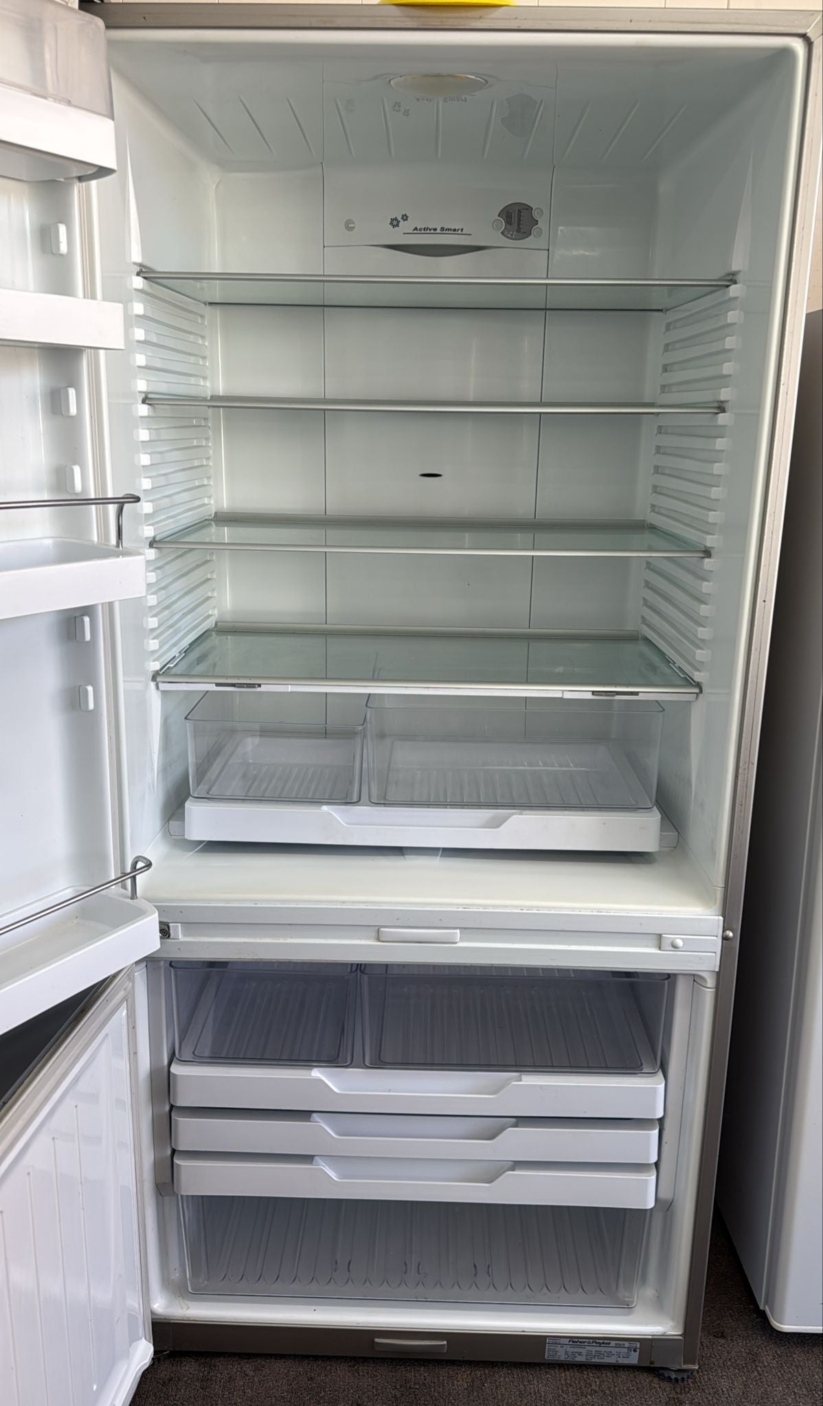 Fisher & Paykel Bottom Mount Fridge Freezer 519L, E522B (33613)