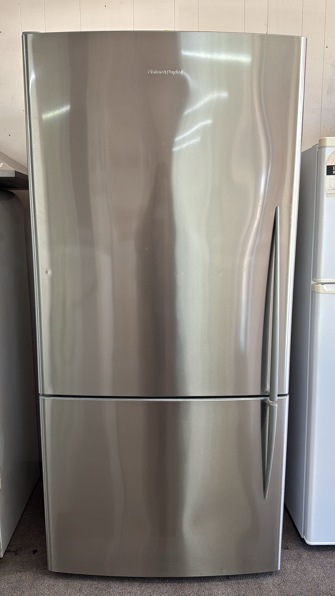 Fisher & Paykel Bottom Mount Fridge Freezer 519L, E522B (33613)