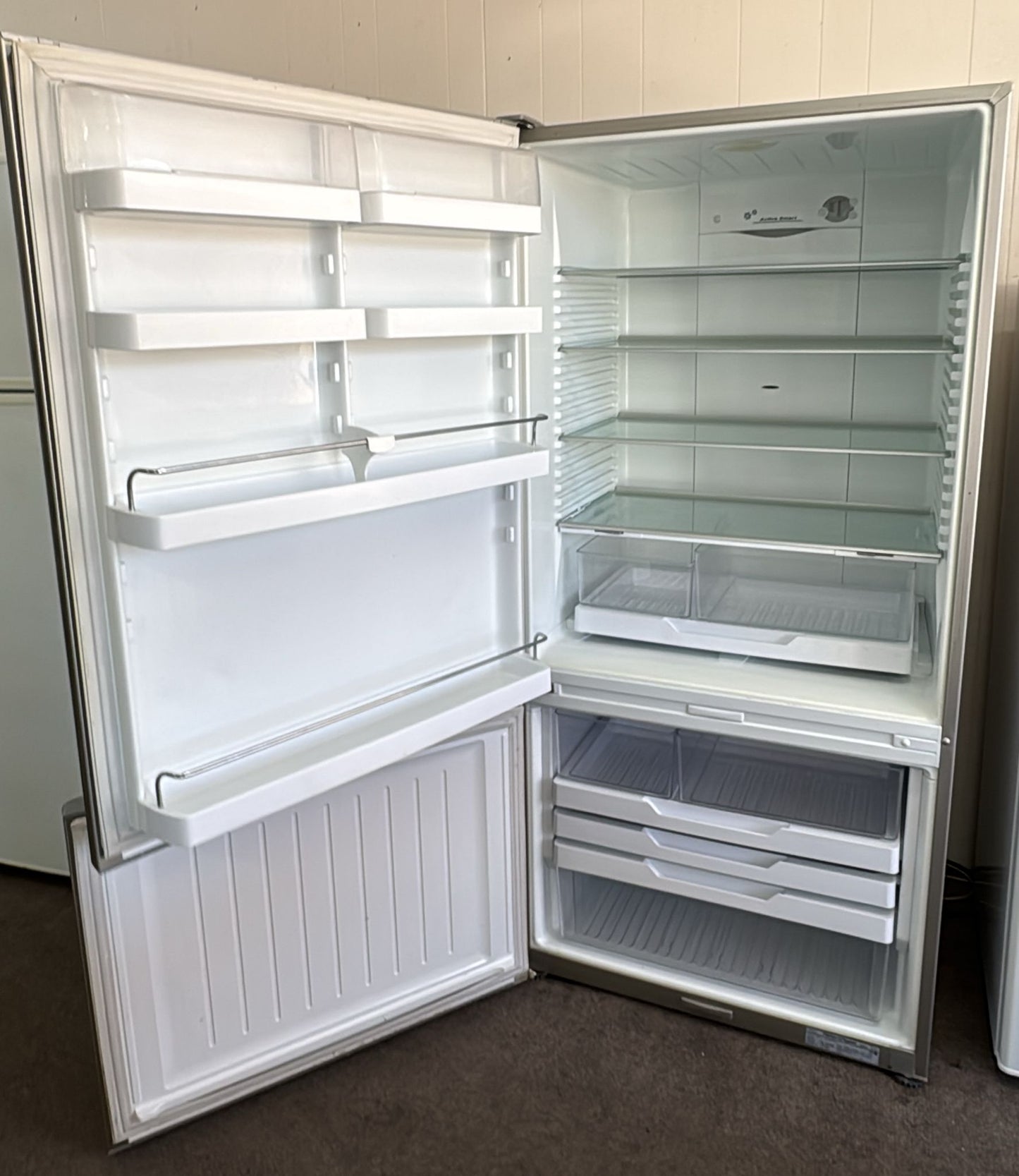 Fisher & Paykel Bottom Mount Fridge Freezer 519L, E522B (33613)