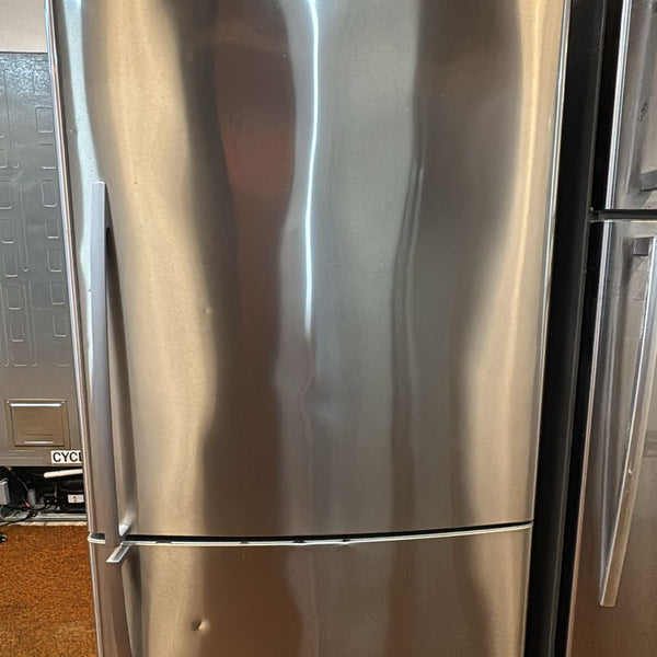 Fisher & Paykel Bottom Mount Fridge Freezer 519L, E522B (33624)