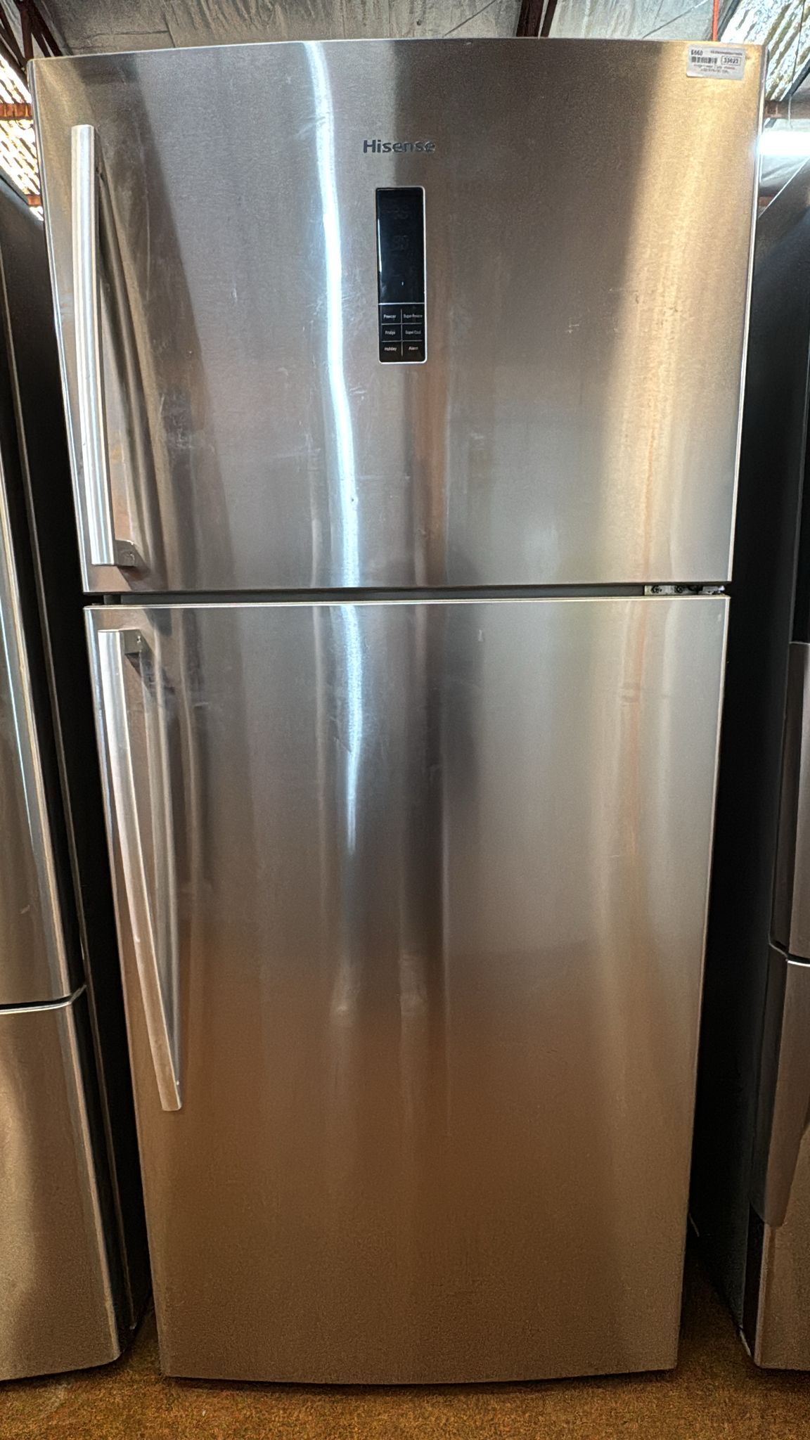 Hisense Top Mount Fridge Freezer 526L, HR6TFF527SD (33623)