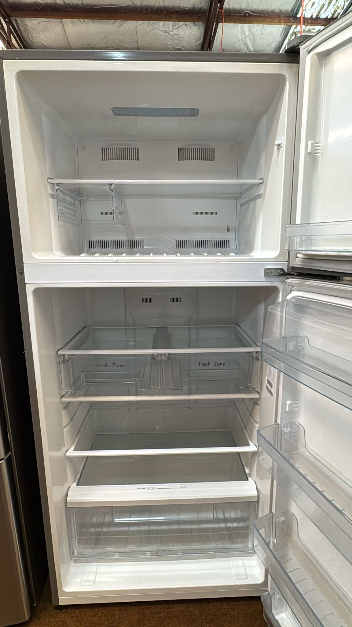 Hisense Top Mount Fridge Freezer 526L, HR6TFF527SD (33623)