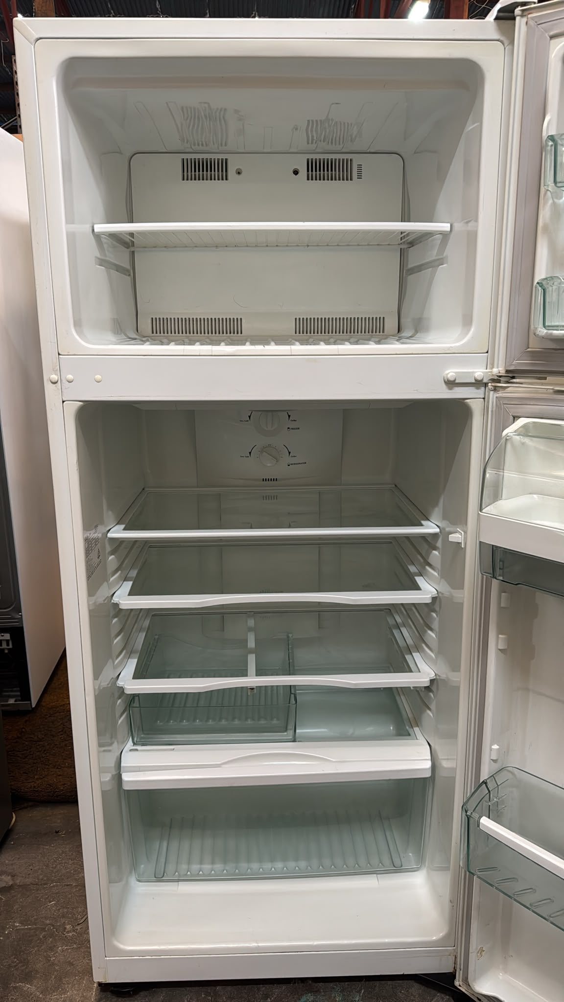 Westinghouse Top Mount Fridge Freezer 420L RJ422V (33680)