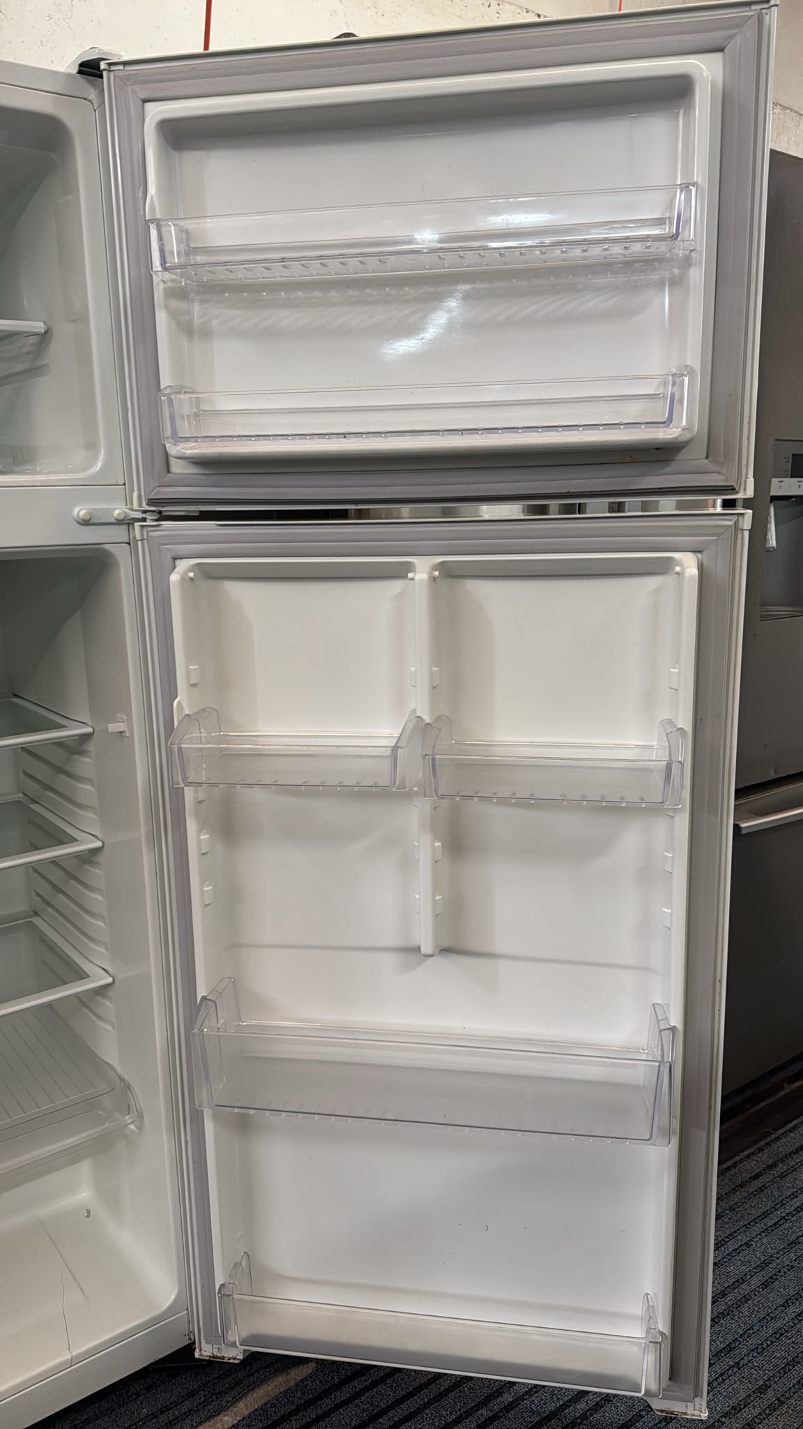 Kelvinator Top Mount Fridge Freezer KTM3900W 390L (33679)