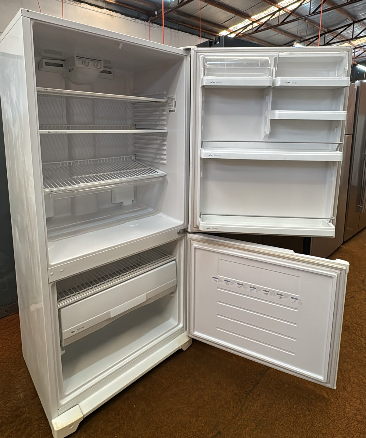 Hoover Bottom Mount Fridge Freezer 505L, HE505UF (33718)