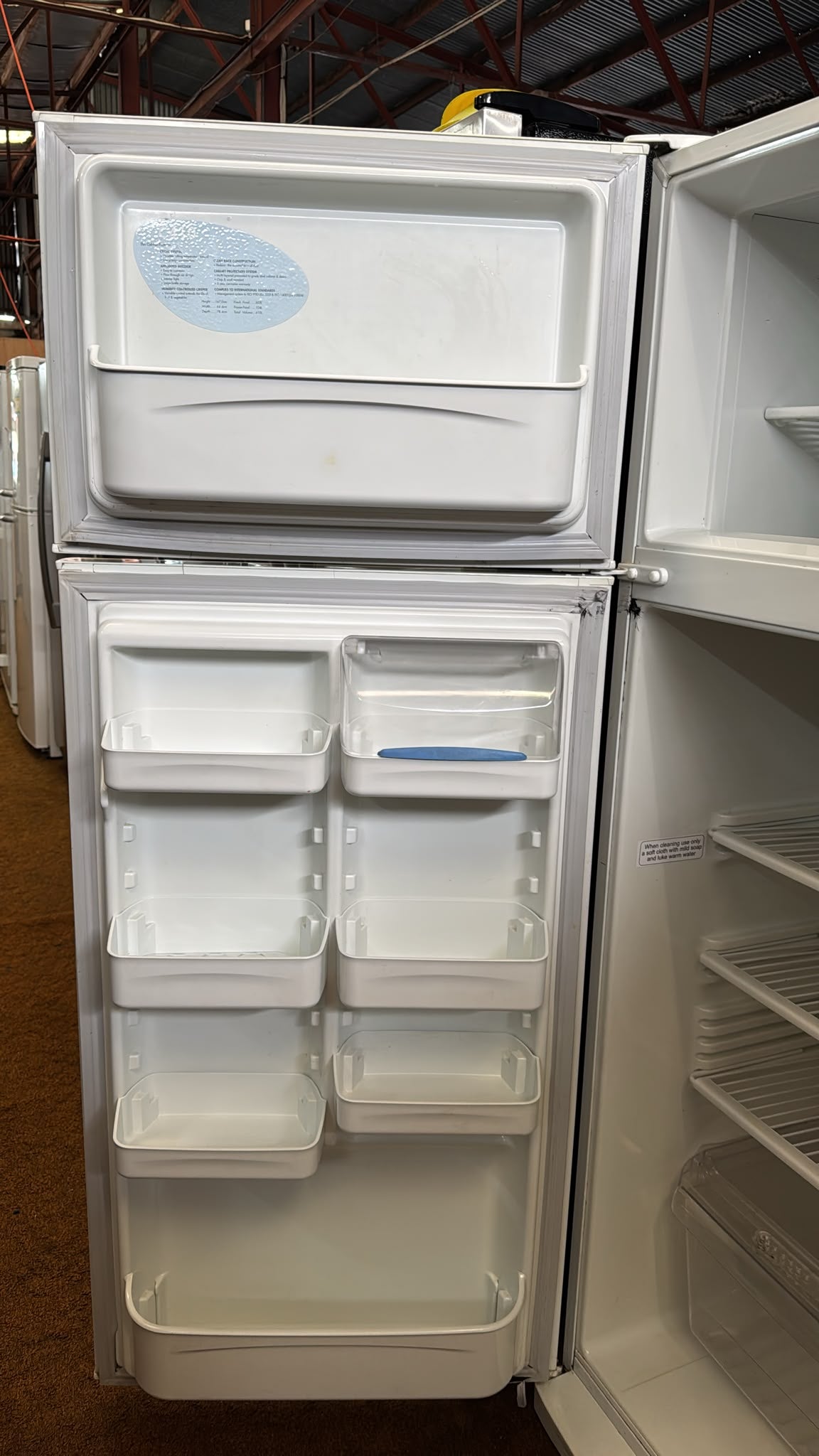 Kelvinator Top Mount Fridge Freezer C410FL 410L (33751)