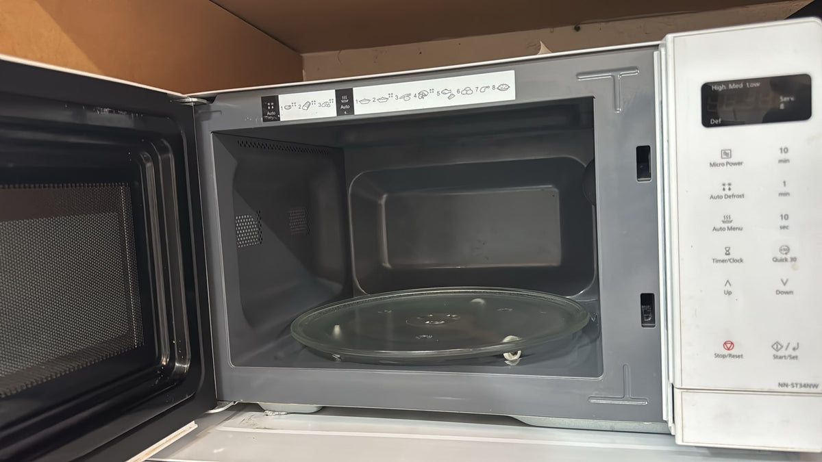 Panasonic Microwave Oven NNST34NW (33769)