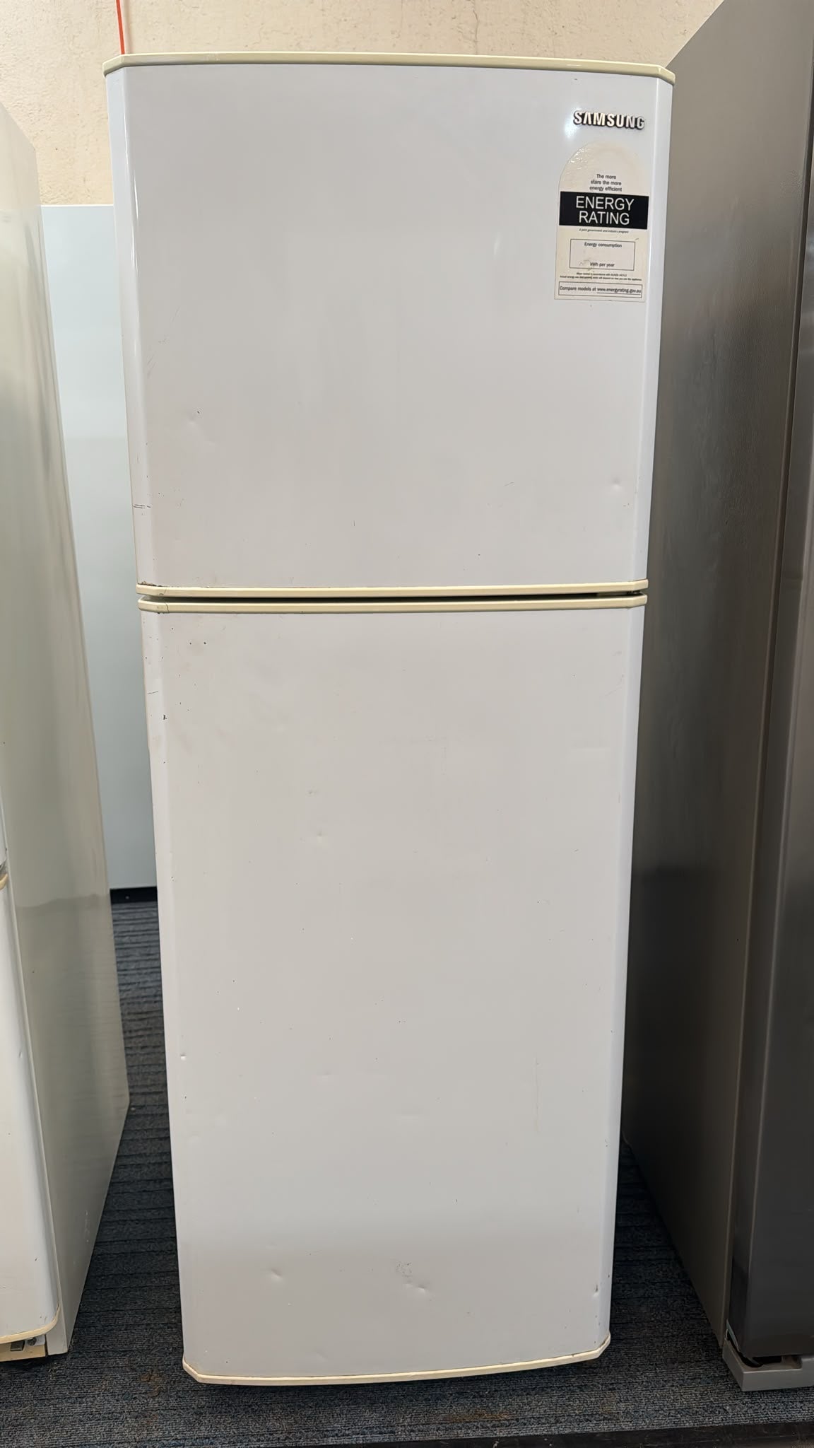 Samsung 238L Fridge Freezer Top Mount (33779)
