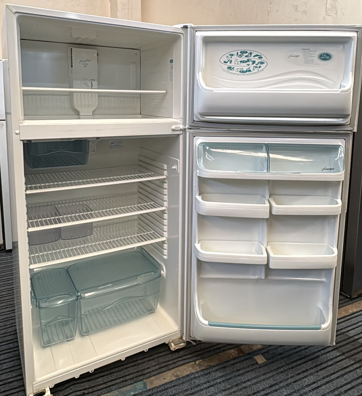 Westinghouse 530L Top Mount Fridge Freezer  RJ532SR (33780)