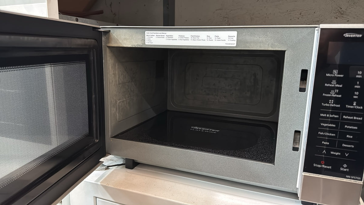 Panasonic Microwave Oven NNSF57QS (33800)