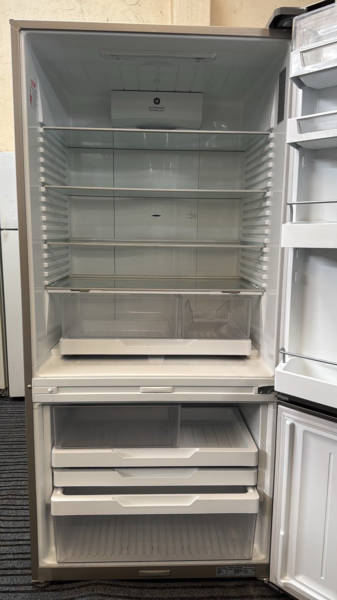 Fisher & Paykel Bottom Mount Fridge Freezer 519L, E522B (33844)