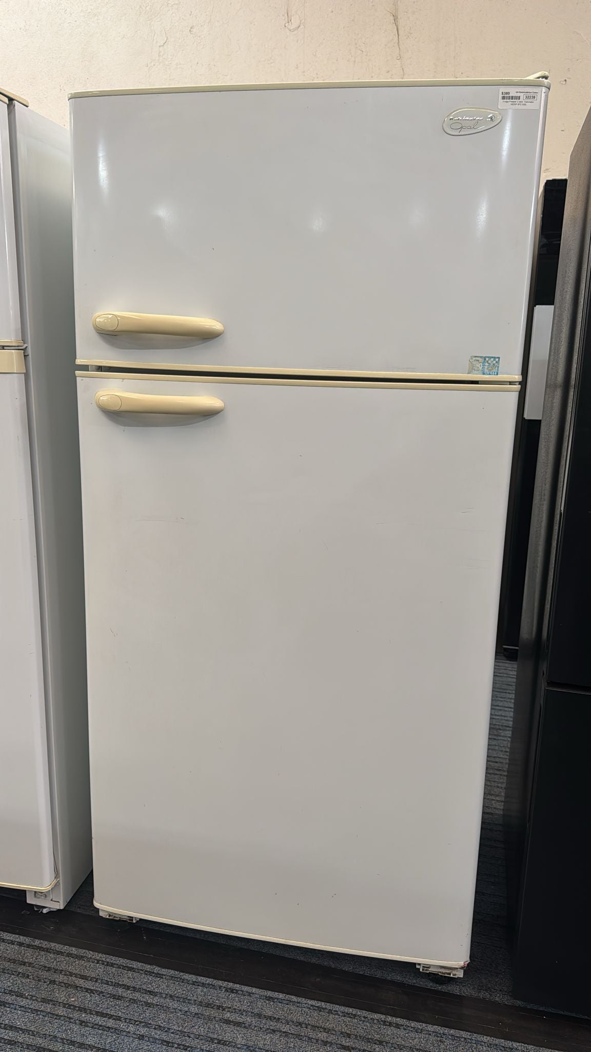 Kelvinator Top Mount Fridge Freezer 520L N520F-R*2 (32239)