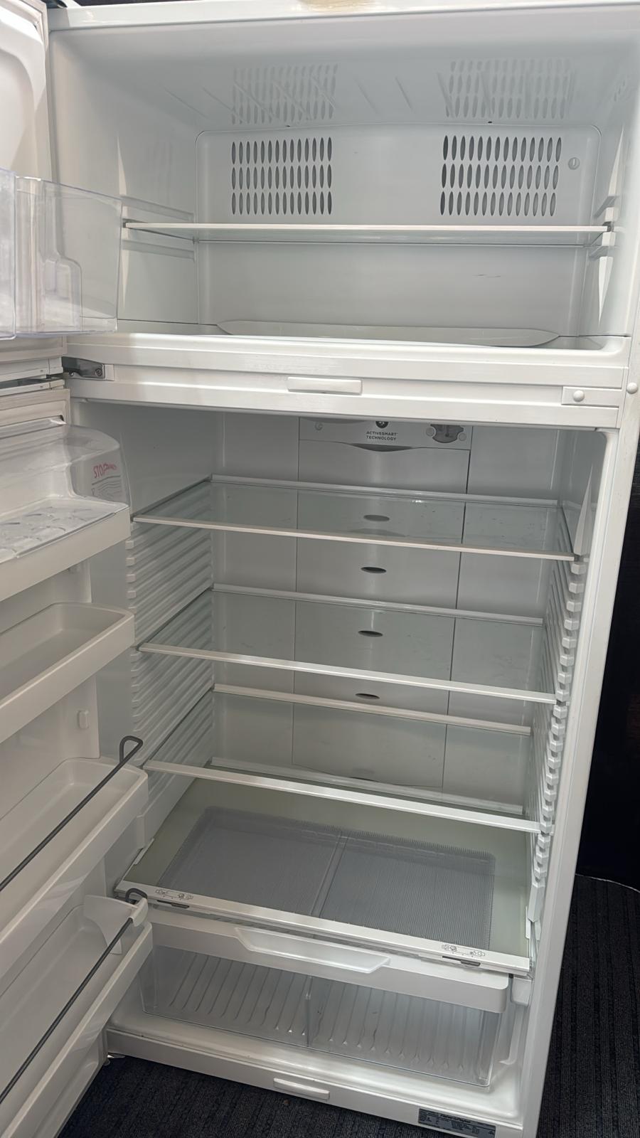 Fisher & Paykel Top Mount Fridge Freezer 517L, E521T (32540)